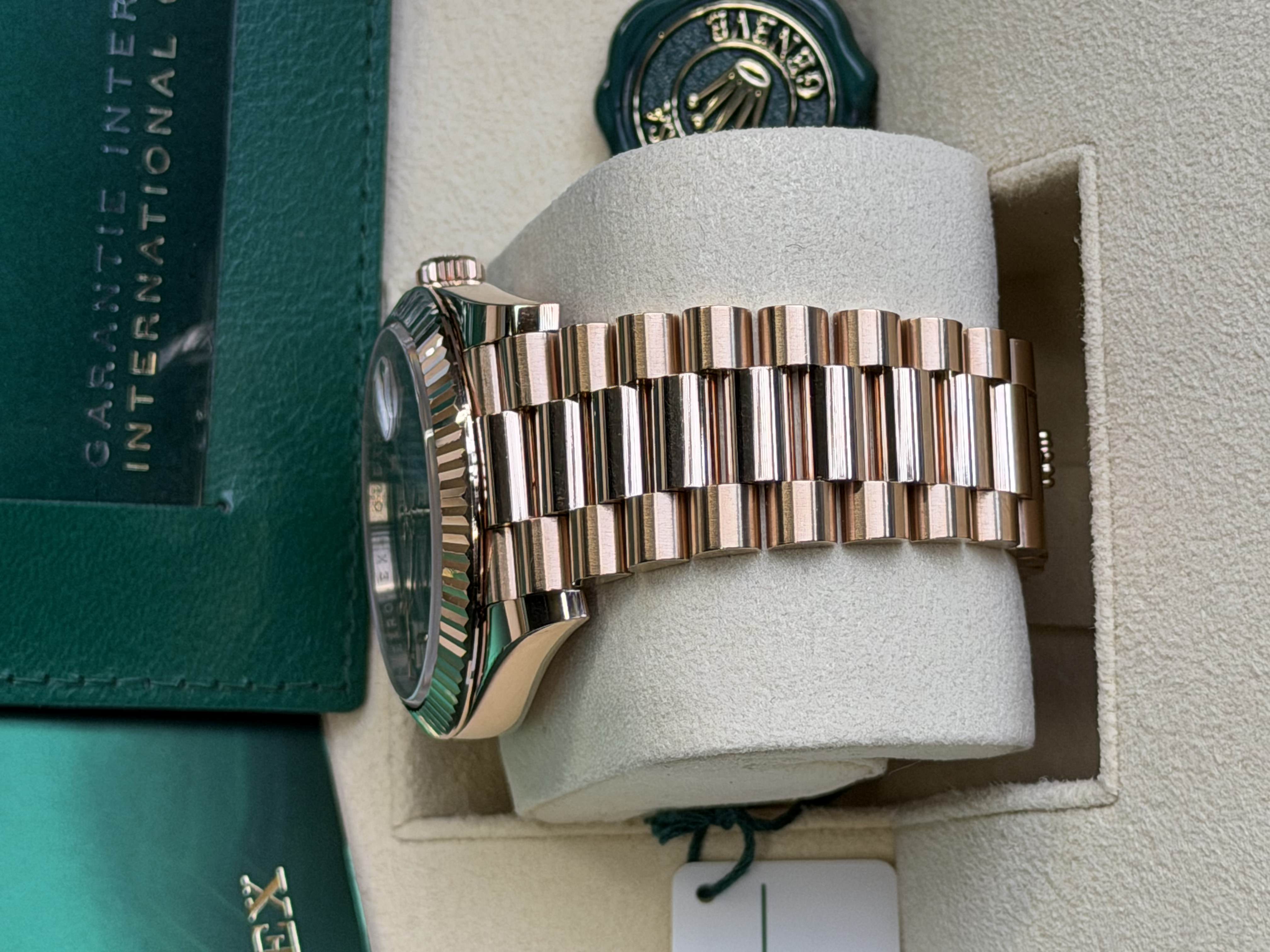 Watchrr - Authentic luxury watch