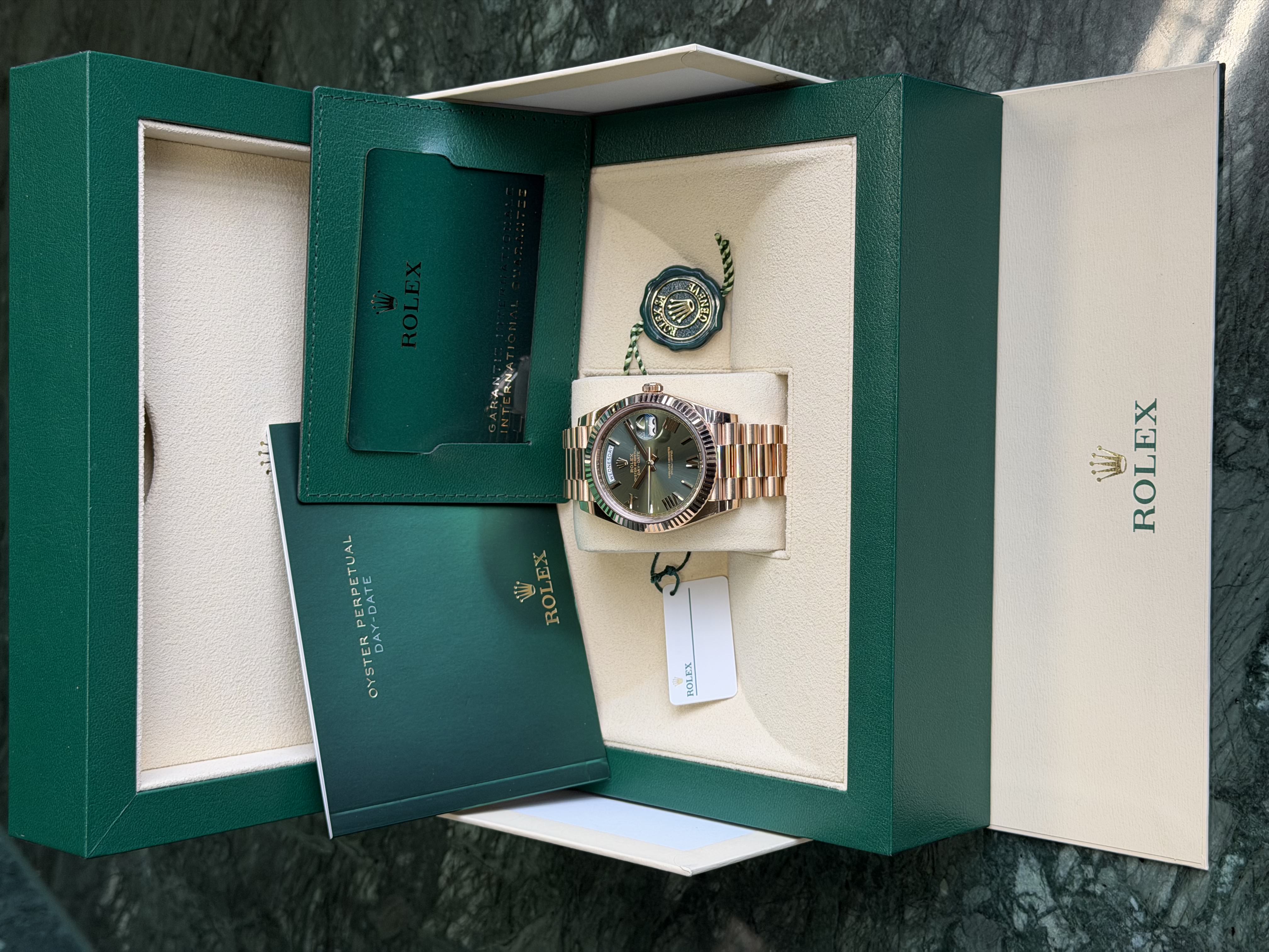 Watchrr - Authentic luxury watch