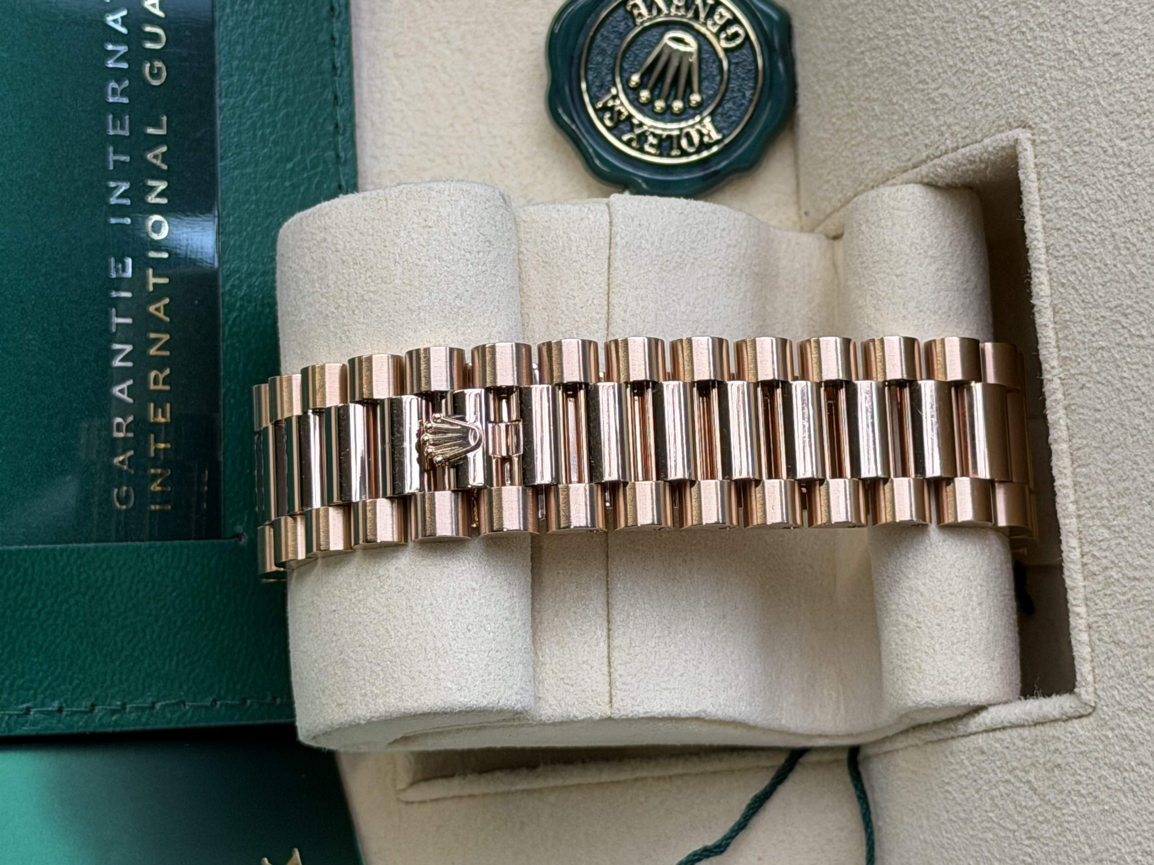 Watchrr - Authentic luxury watch
