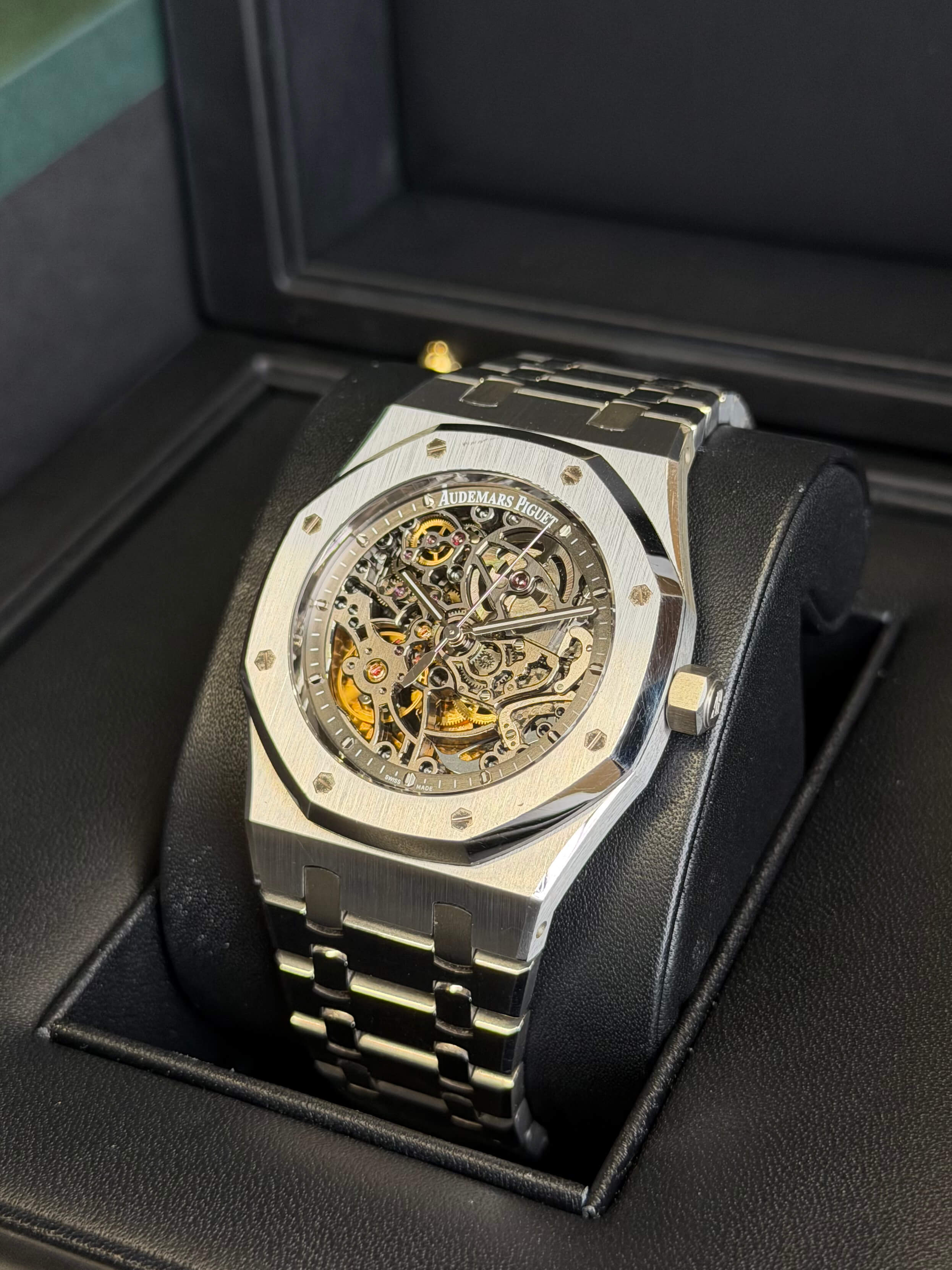 Watchrr - Authentic luxury watch
