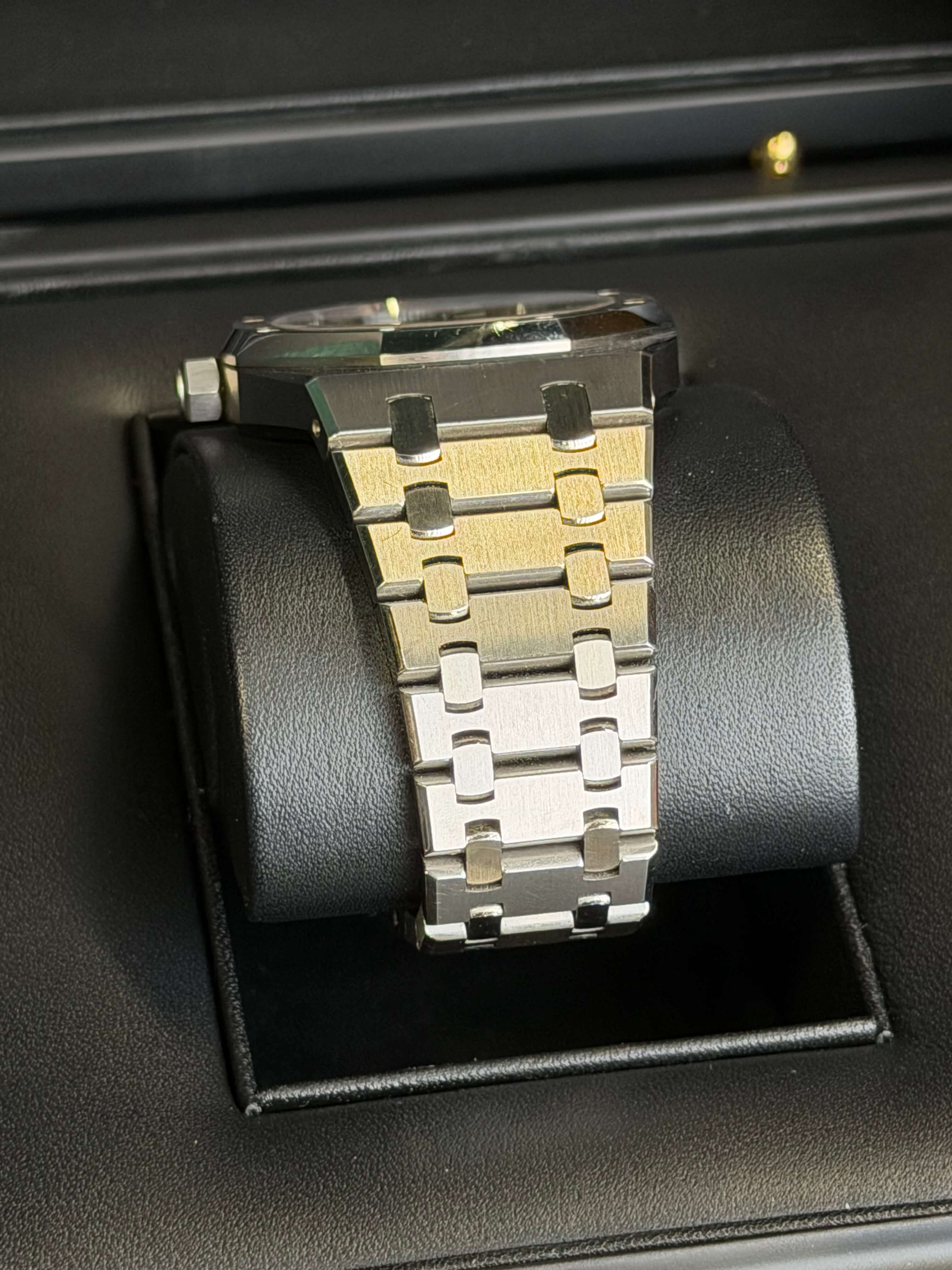 Watchrr - Authentic luxury watch
