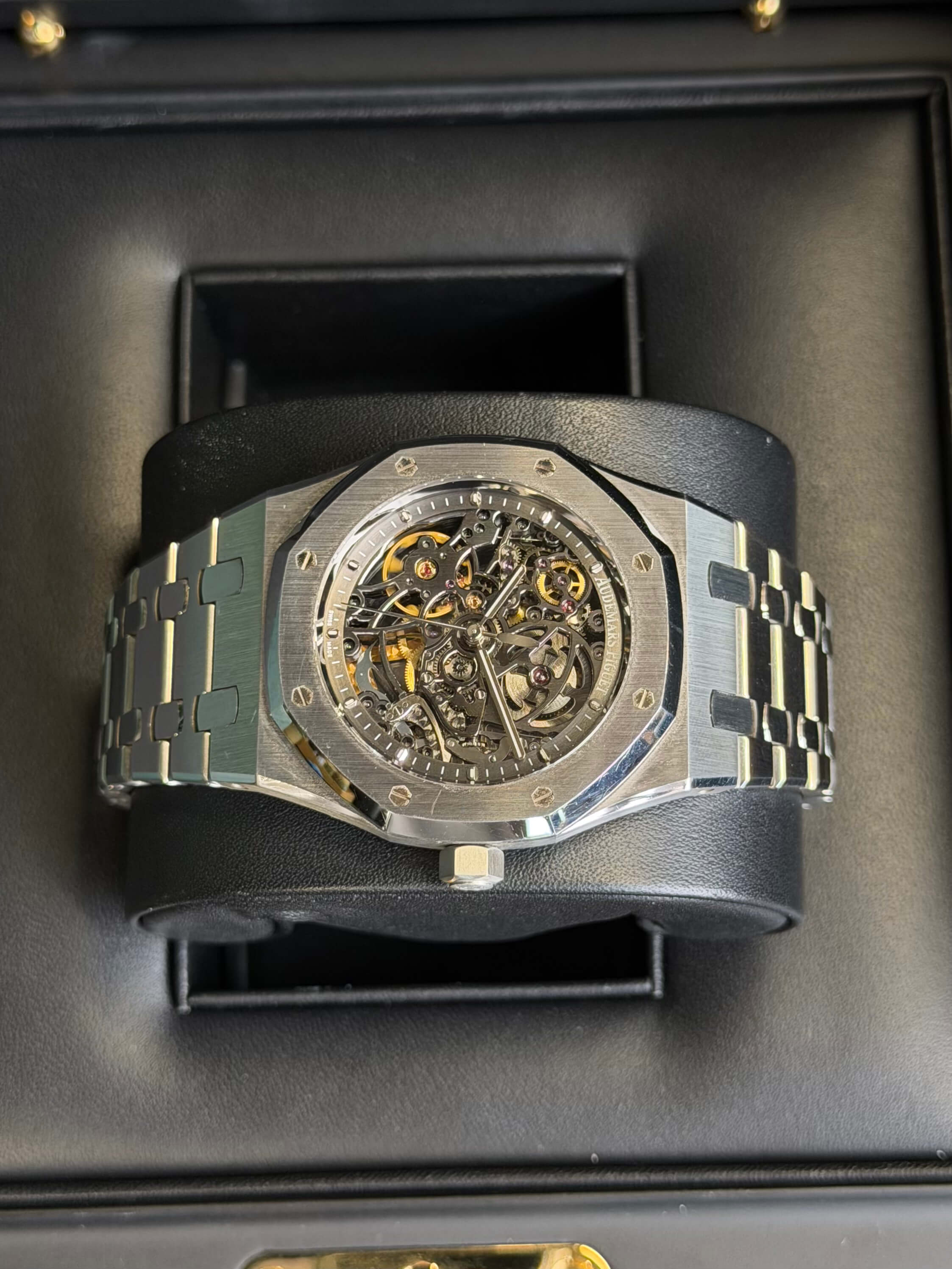 Watchrr - Authentic luxury watch