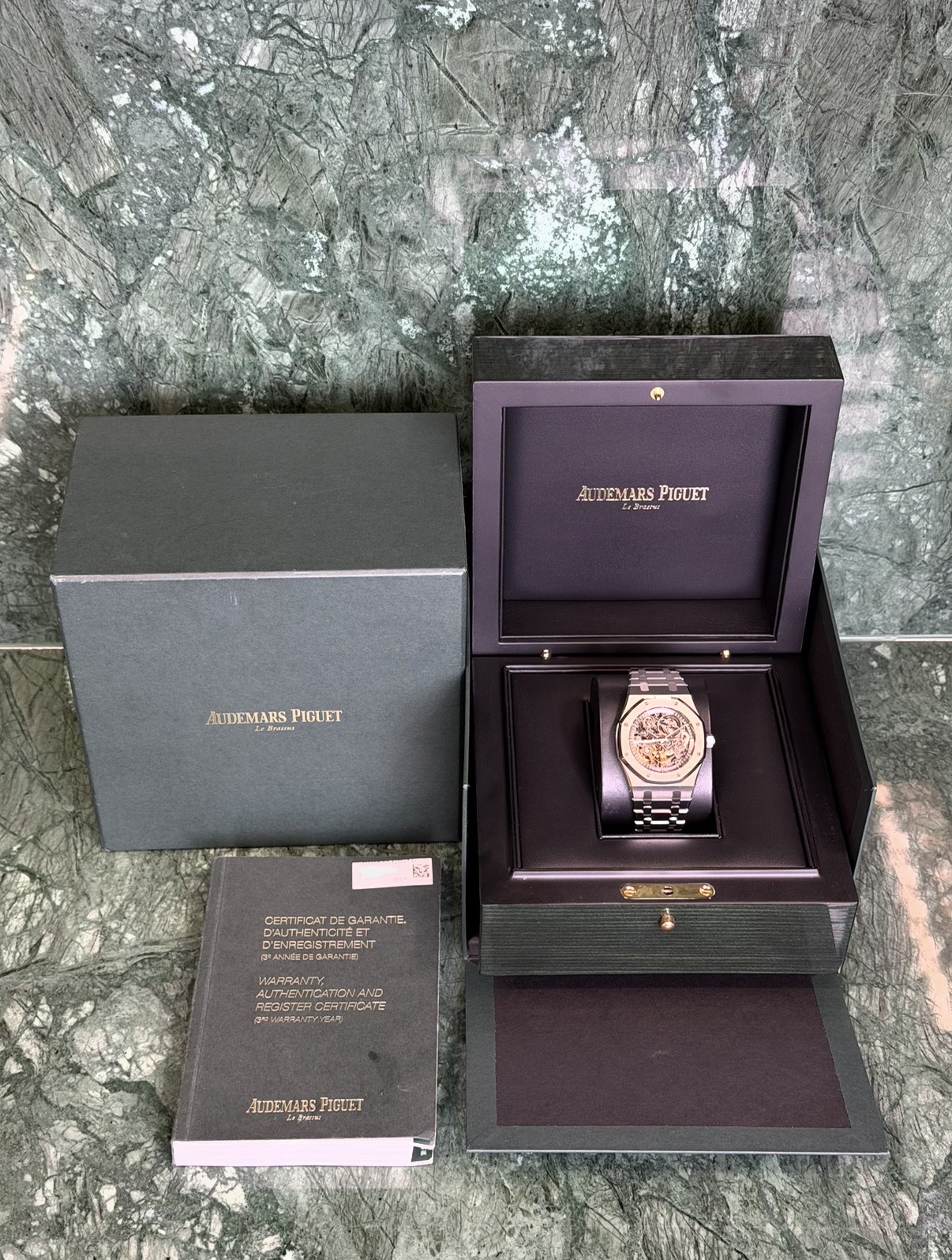 Watchrr - Authentic luxury watch