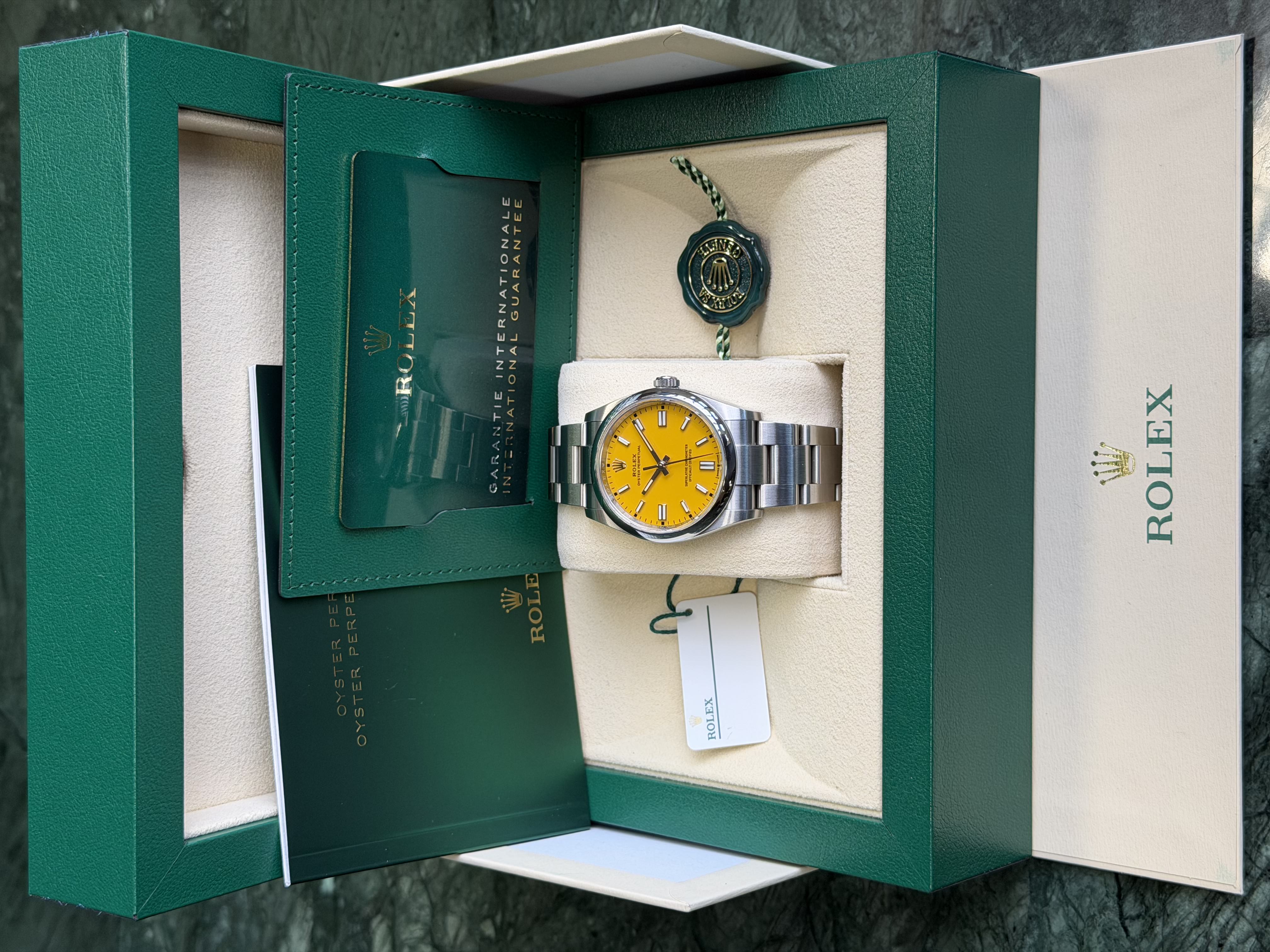 Watchrr - Authentic luxury watch