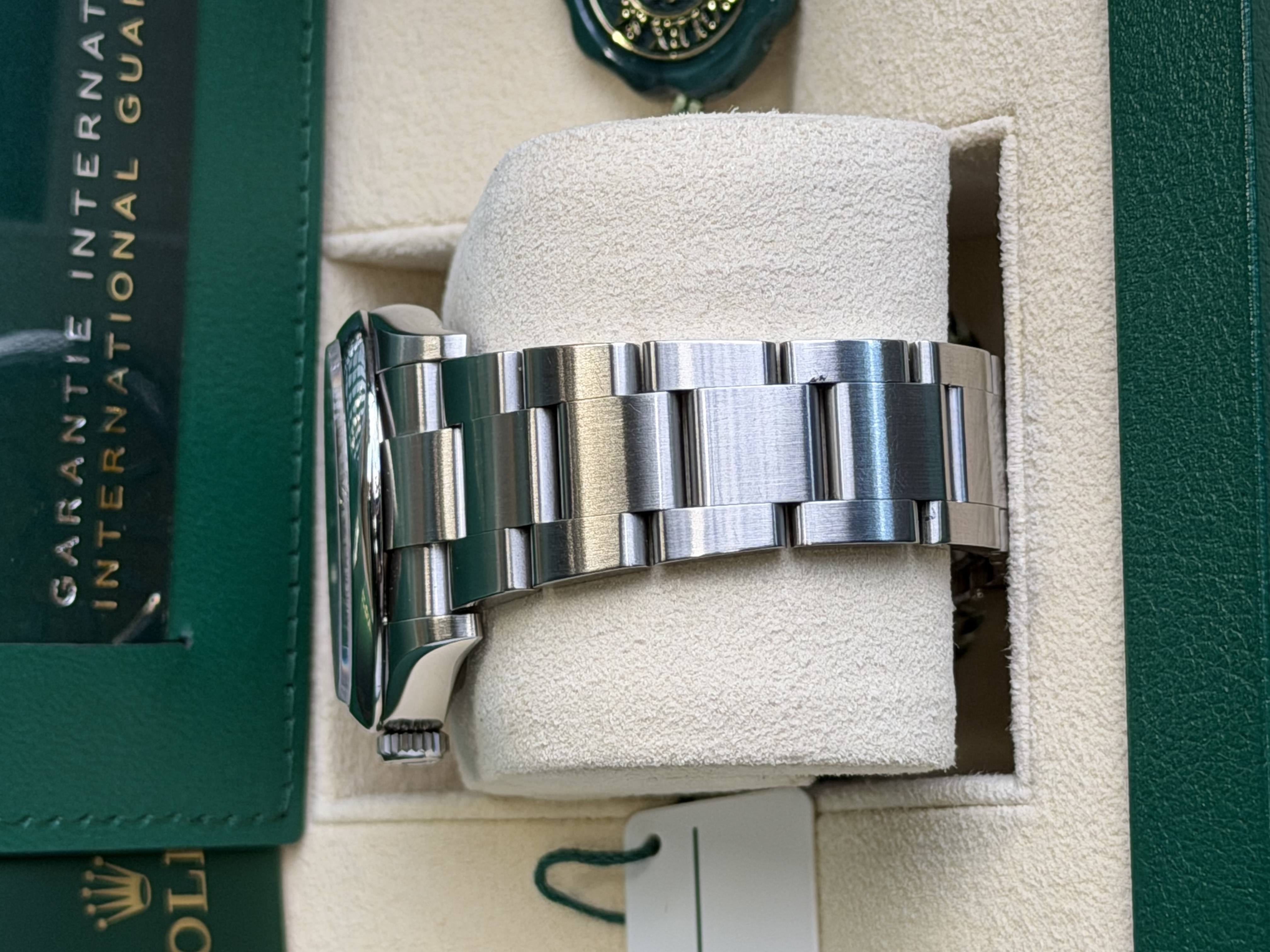 Watchrr - Authentic luxury watch
