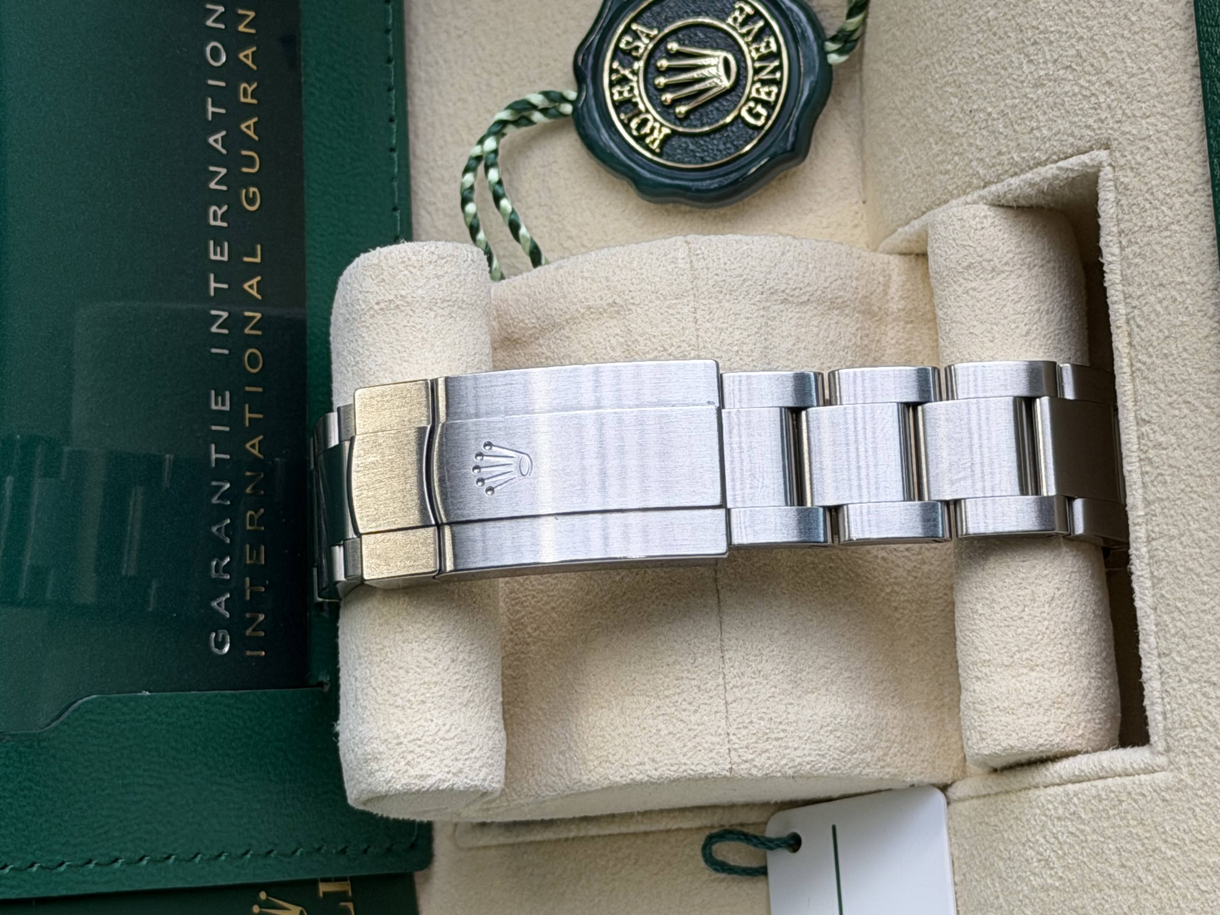 Watchrr - Authentic luxury watch