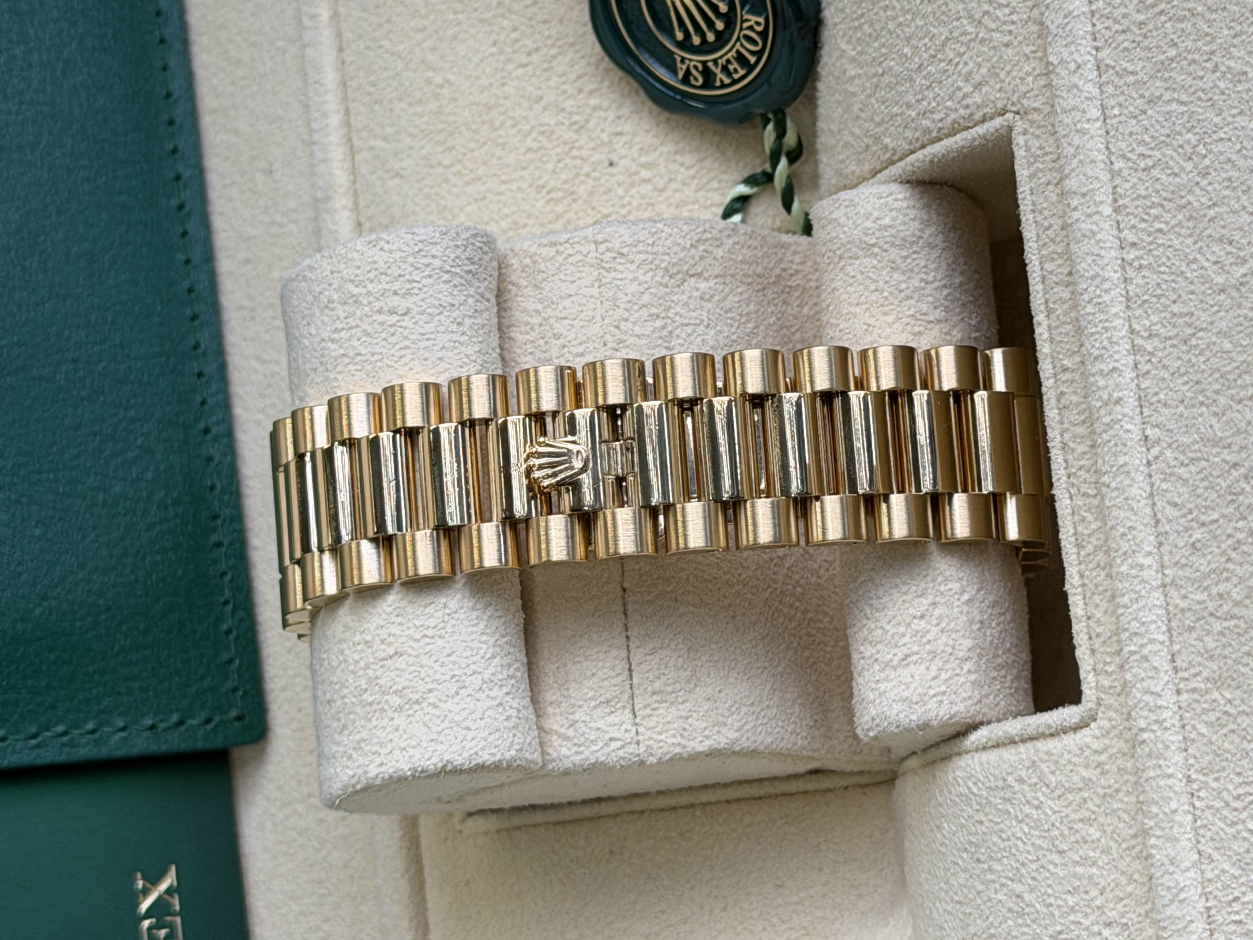 Watchrr - Authentic luxury watch