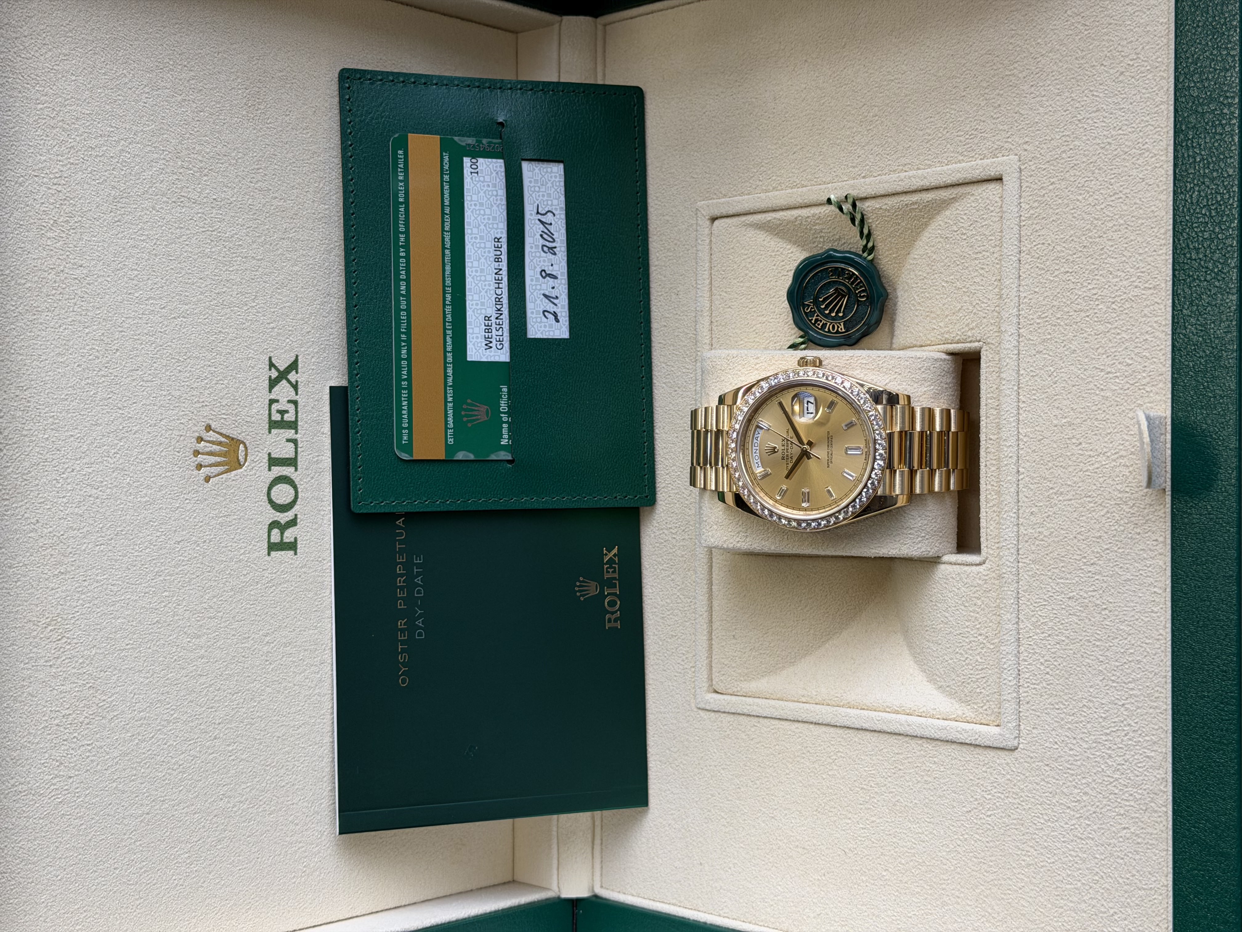 Watchrr - Authentic luxury watch