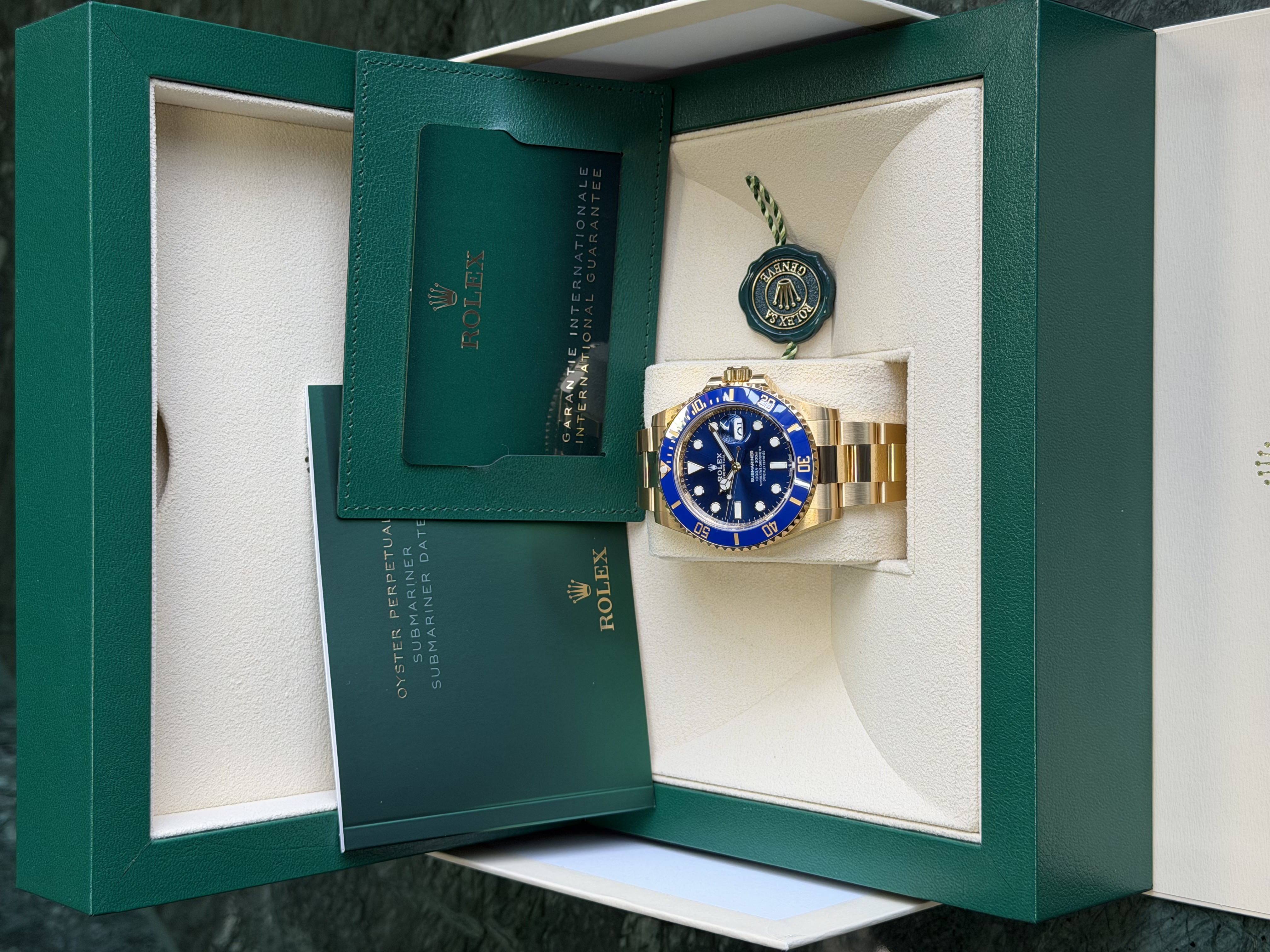 Watchrr - Authentic luxury watch