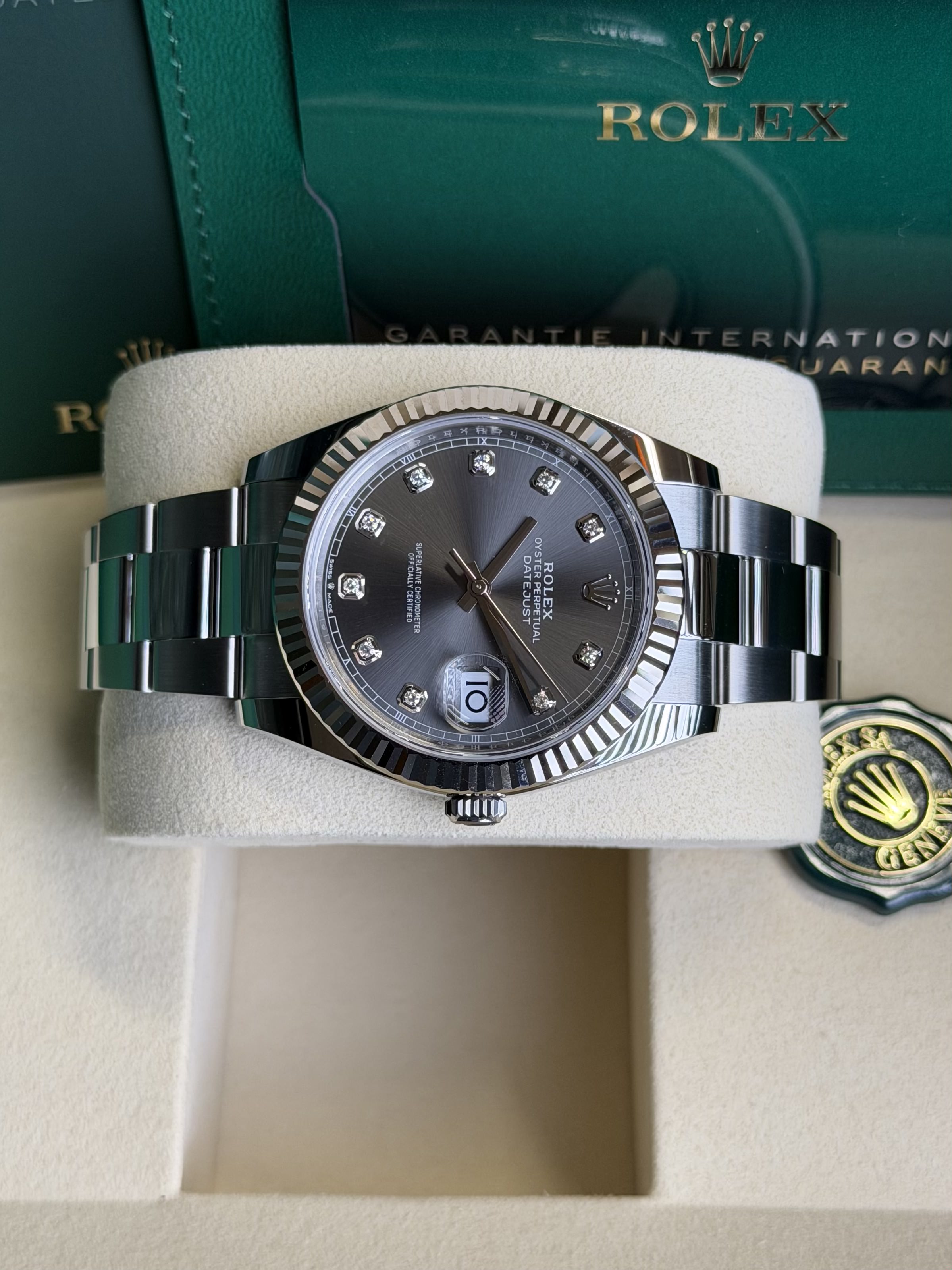 Watchrr - Authentic luxury watch