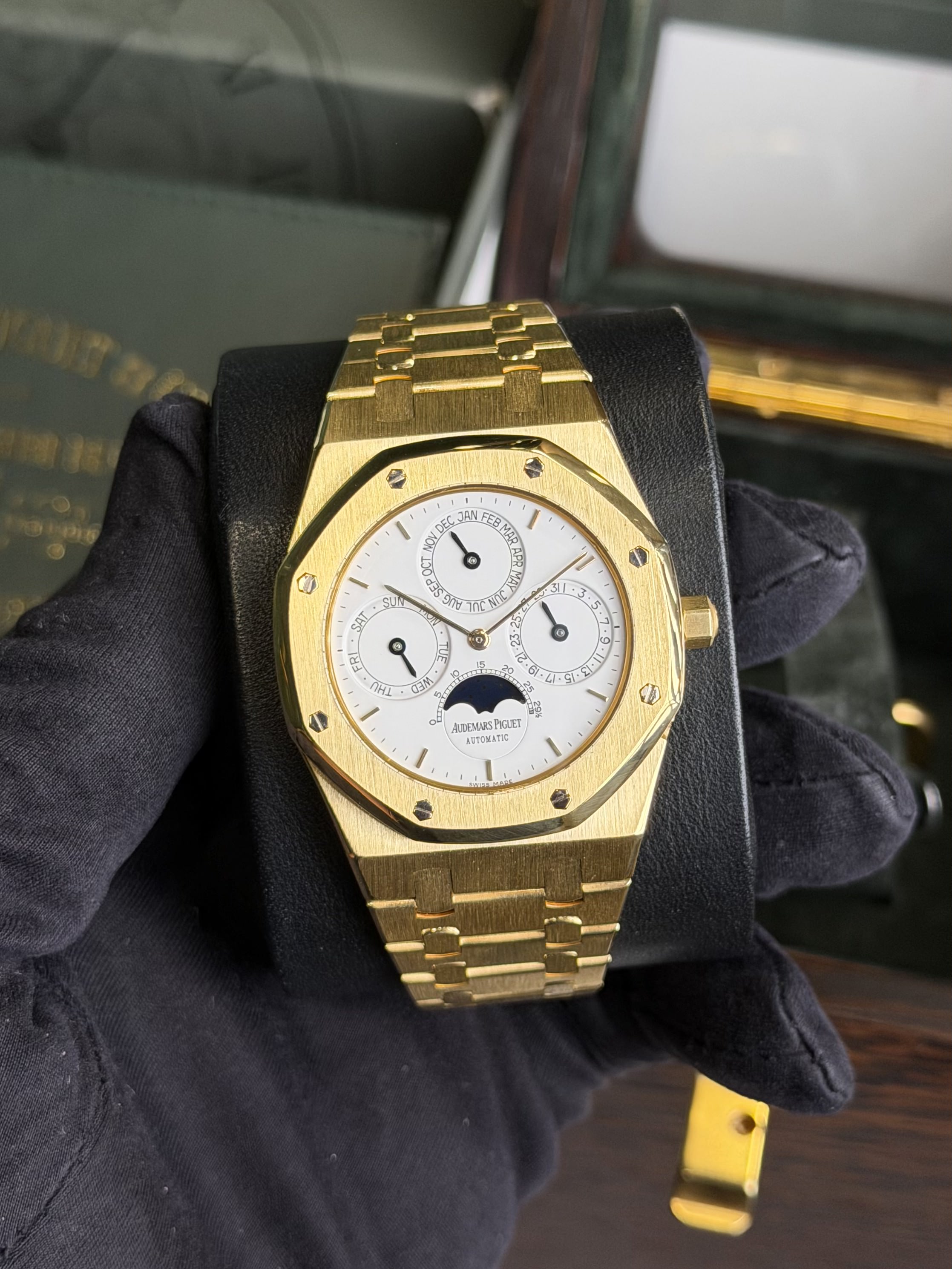 Audemars Piguet Royal Oak Perpetual Calendar 25554BA With Archives Certificate of Authenticity 1985