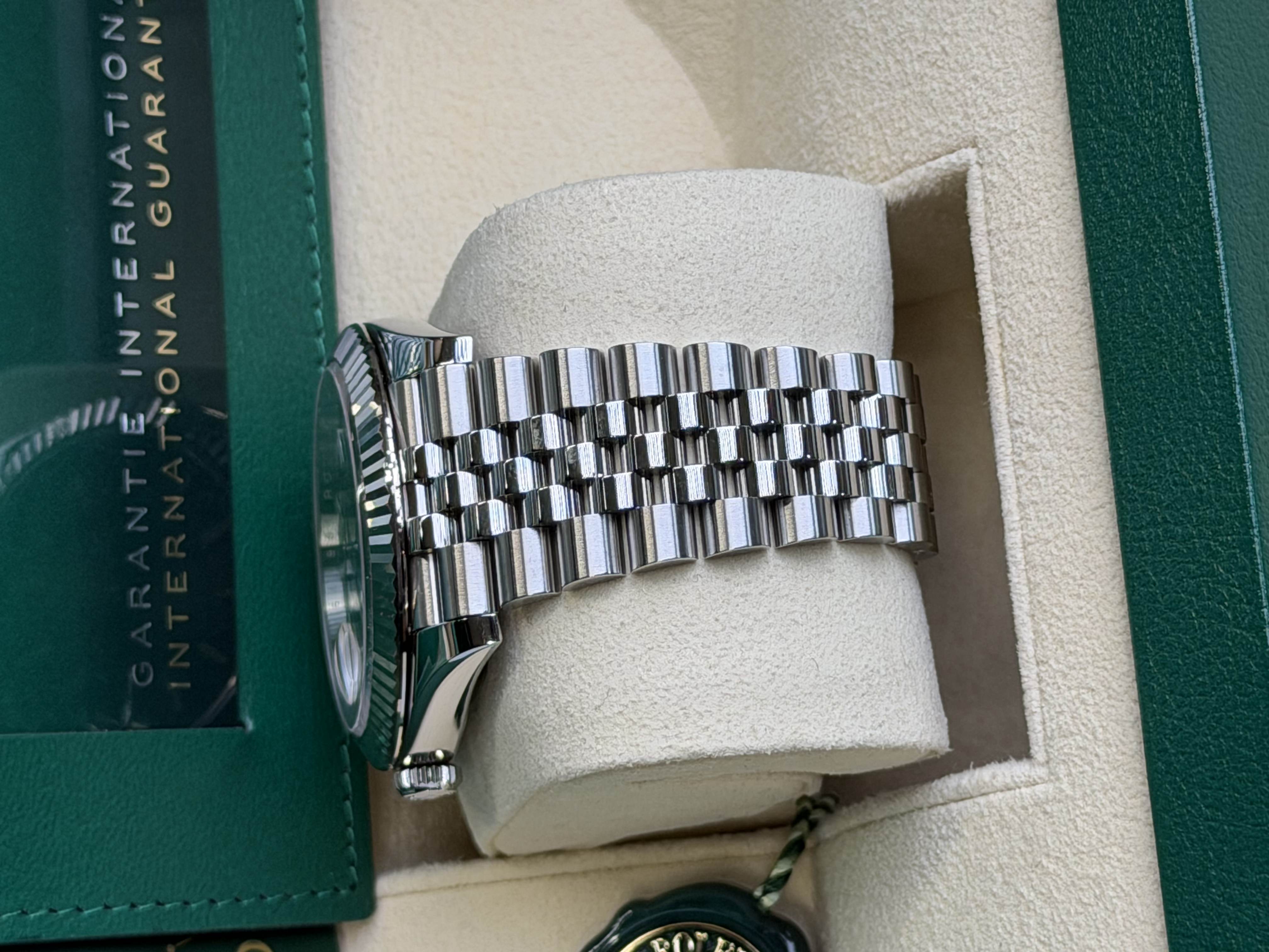 Watchrr - Authentic luxury watch