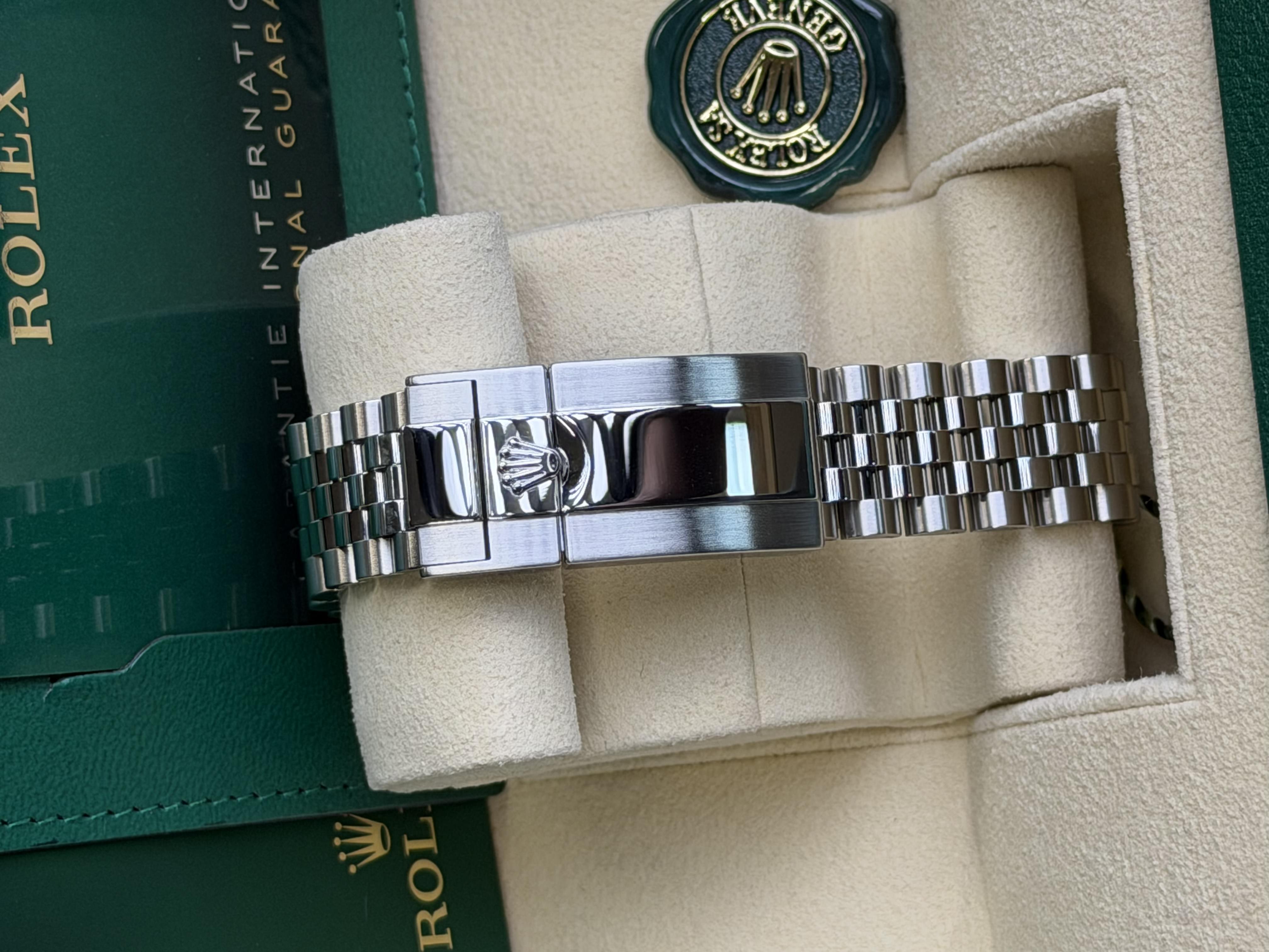 Watchrr - Authentic luxury watch