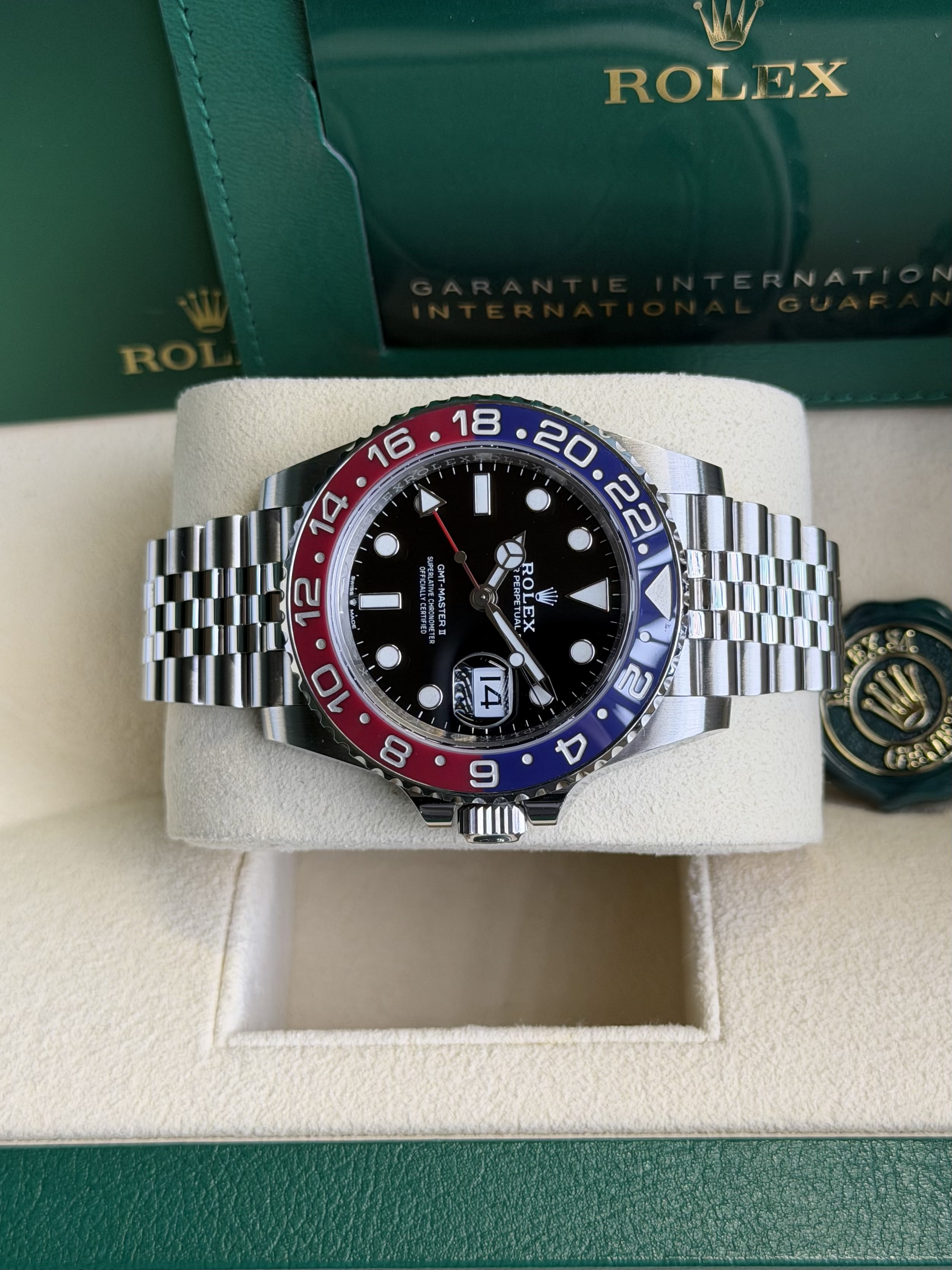 Watchrr - Authentic luxury watch