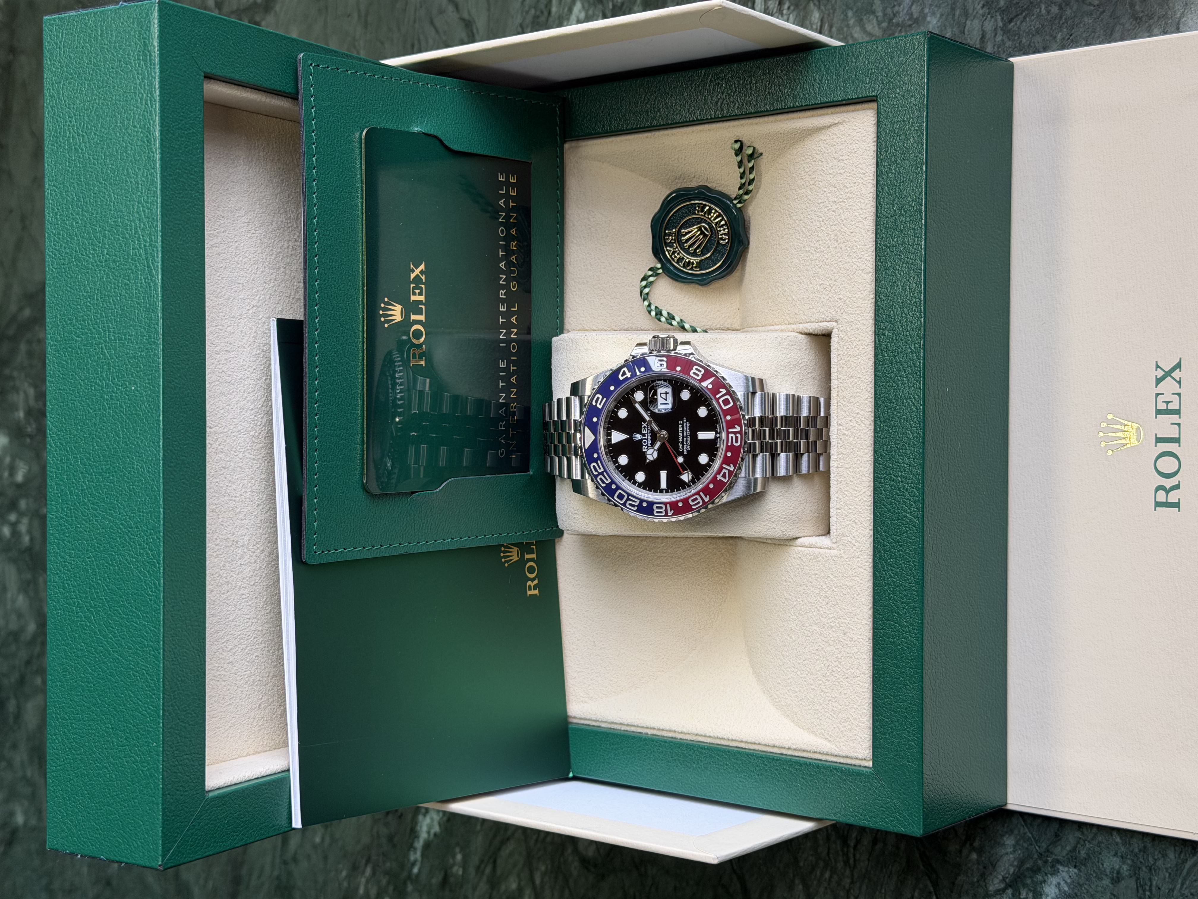 Watchrr - Authentic luxury watch