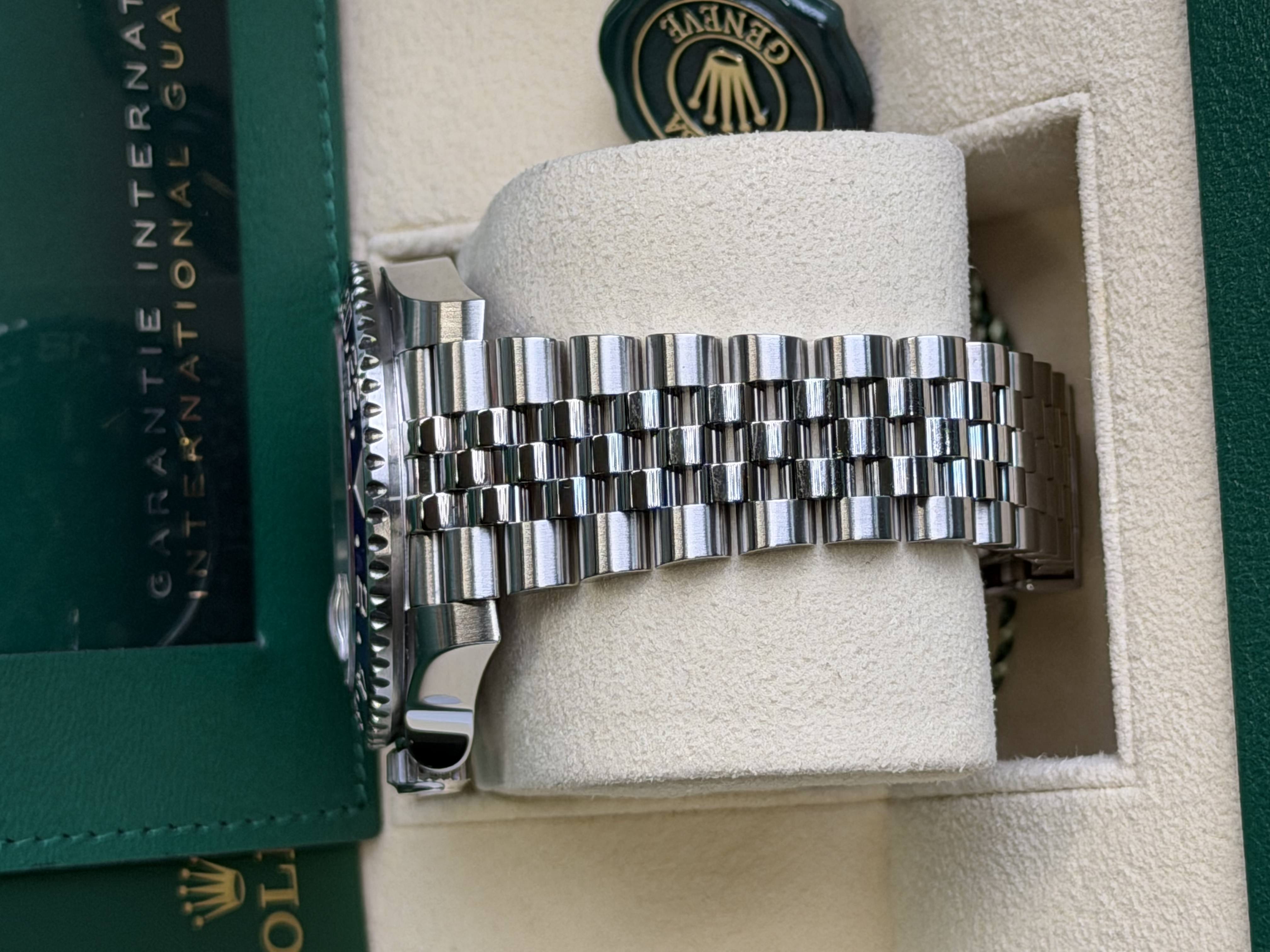 Watchrr - Authentic luxury watch
