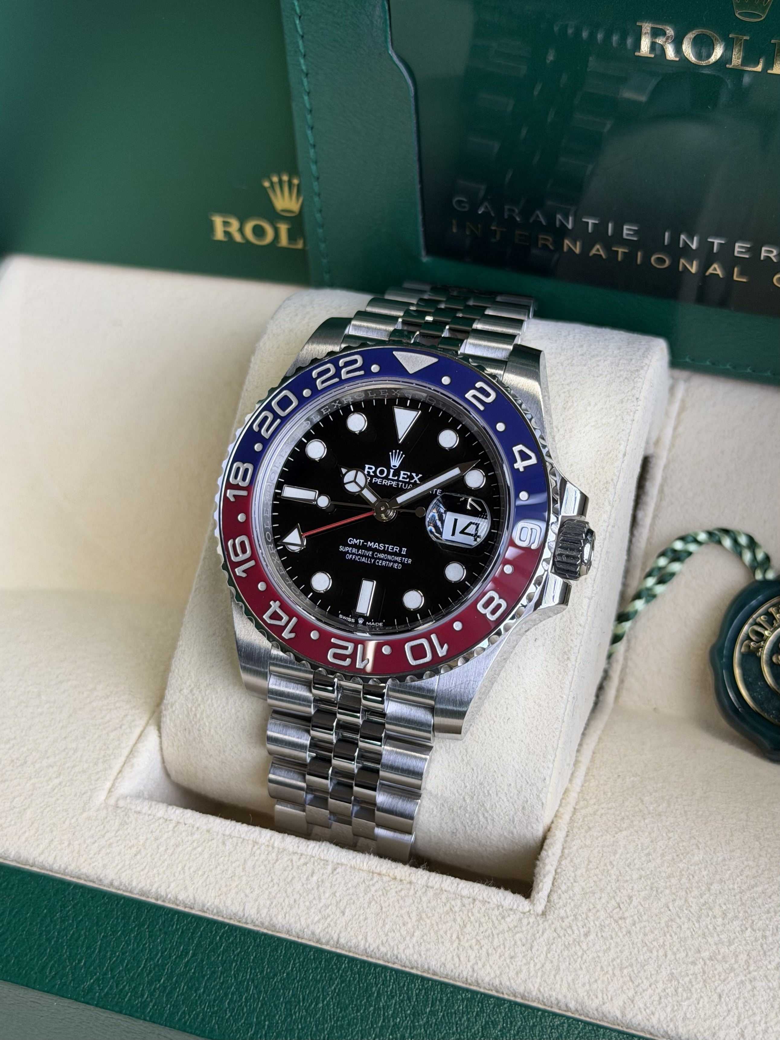 Watchrr - Authentic luxury watch