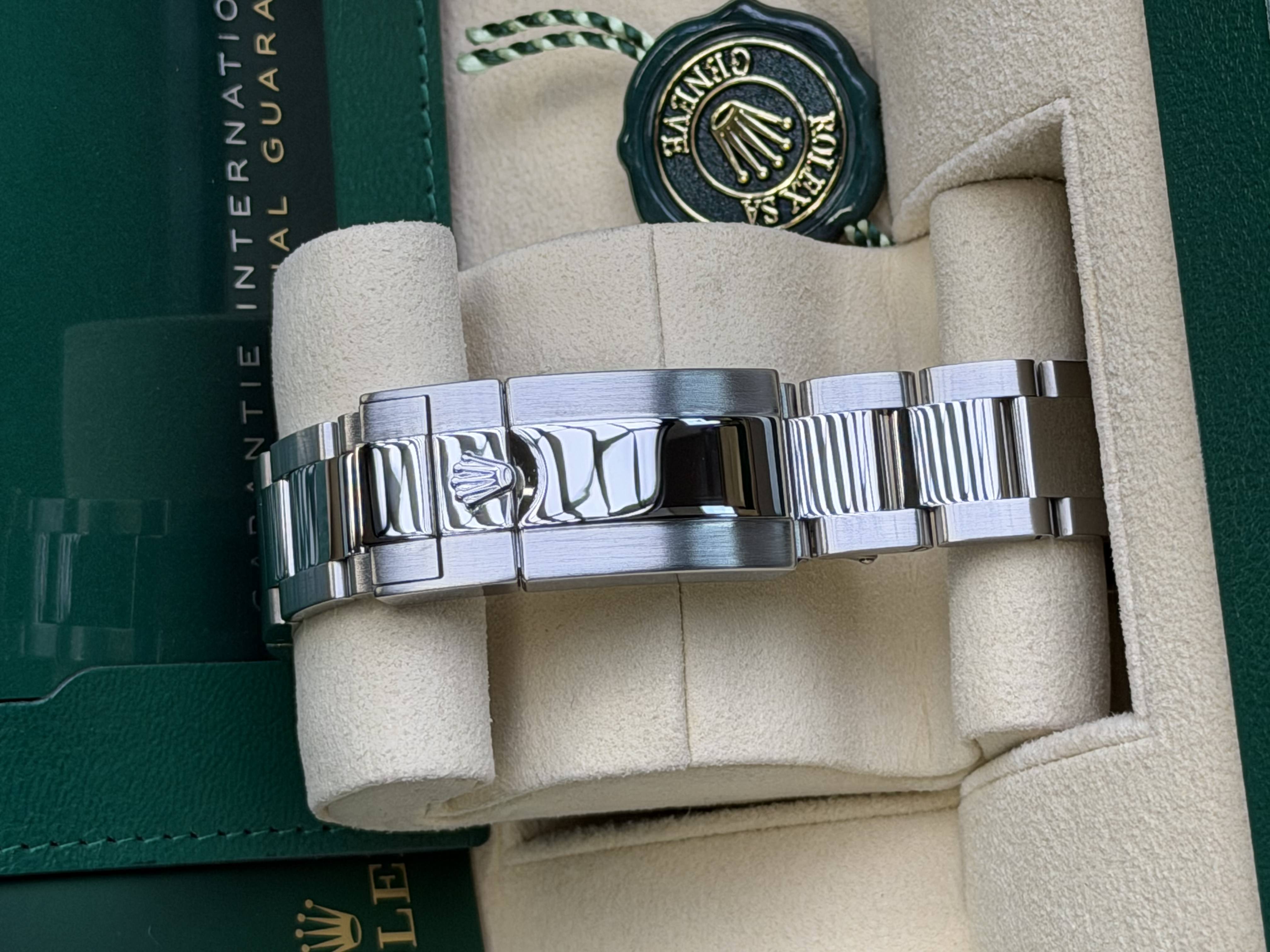 Watchrr - Authentic luxury watch