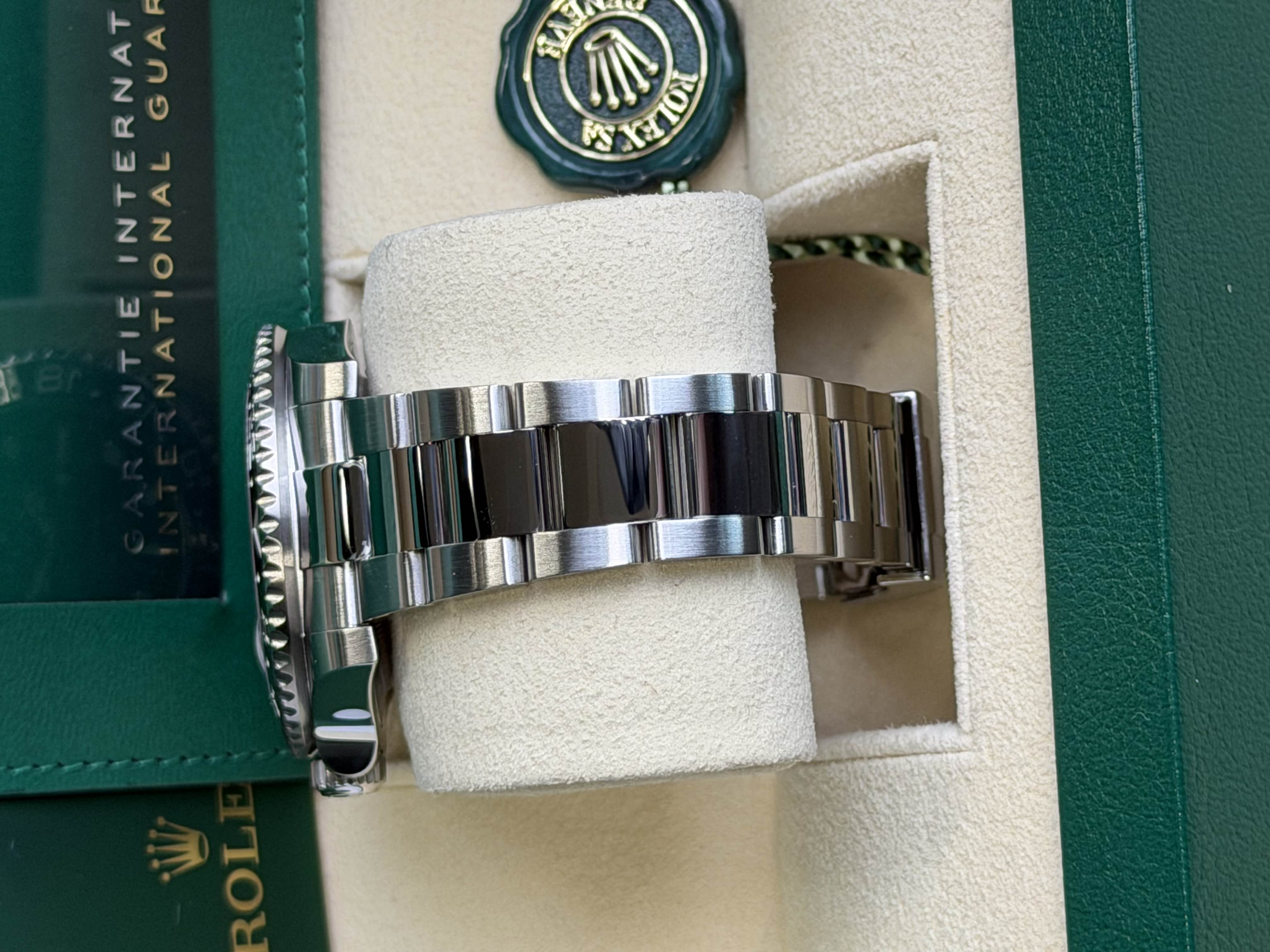 Watchrr - Authentic luxury watch