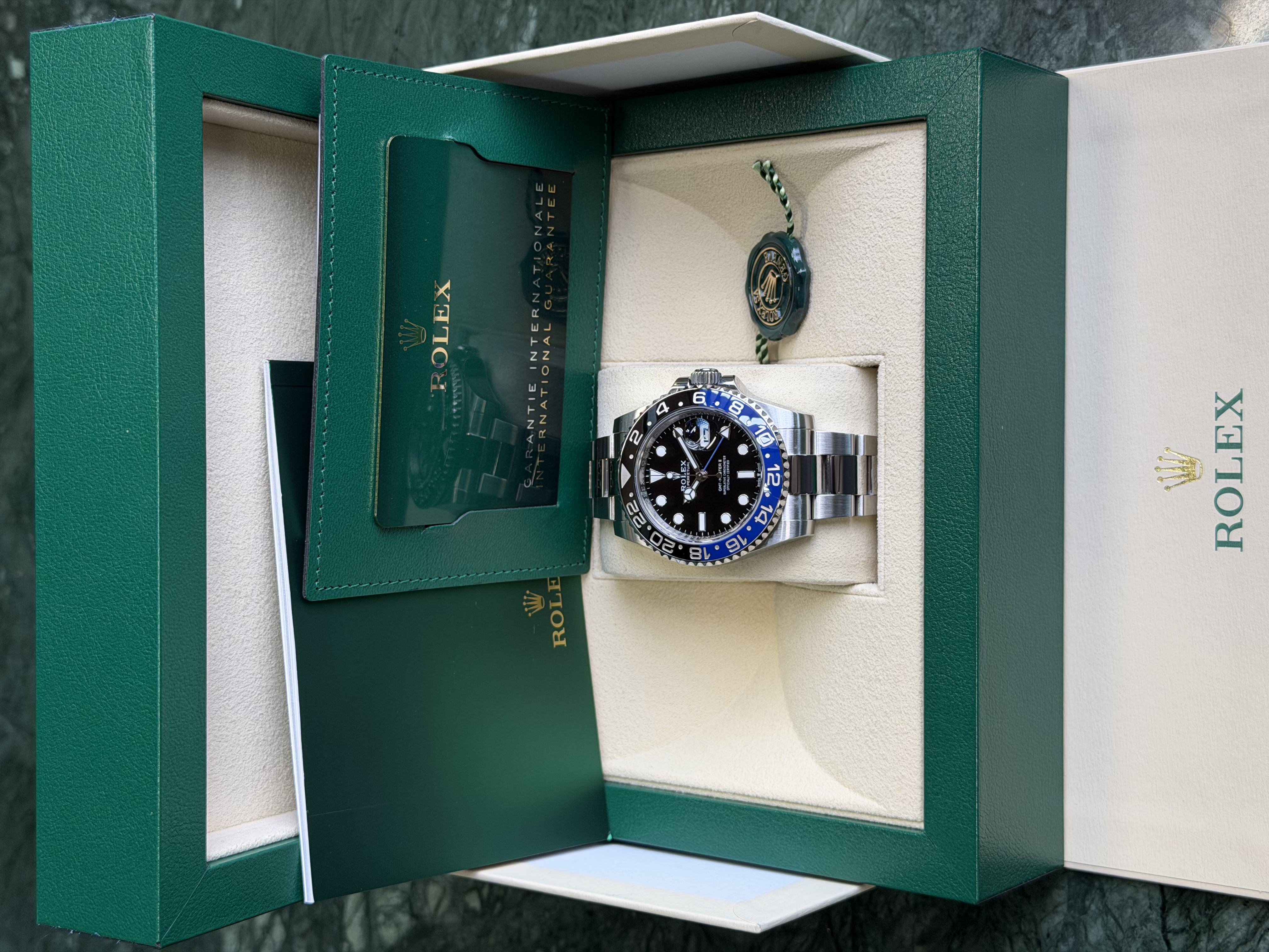 Watchrr - Authentic luxury watch