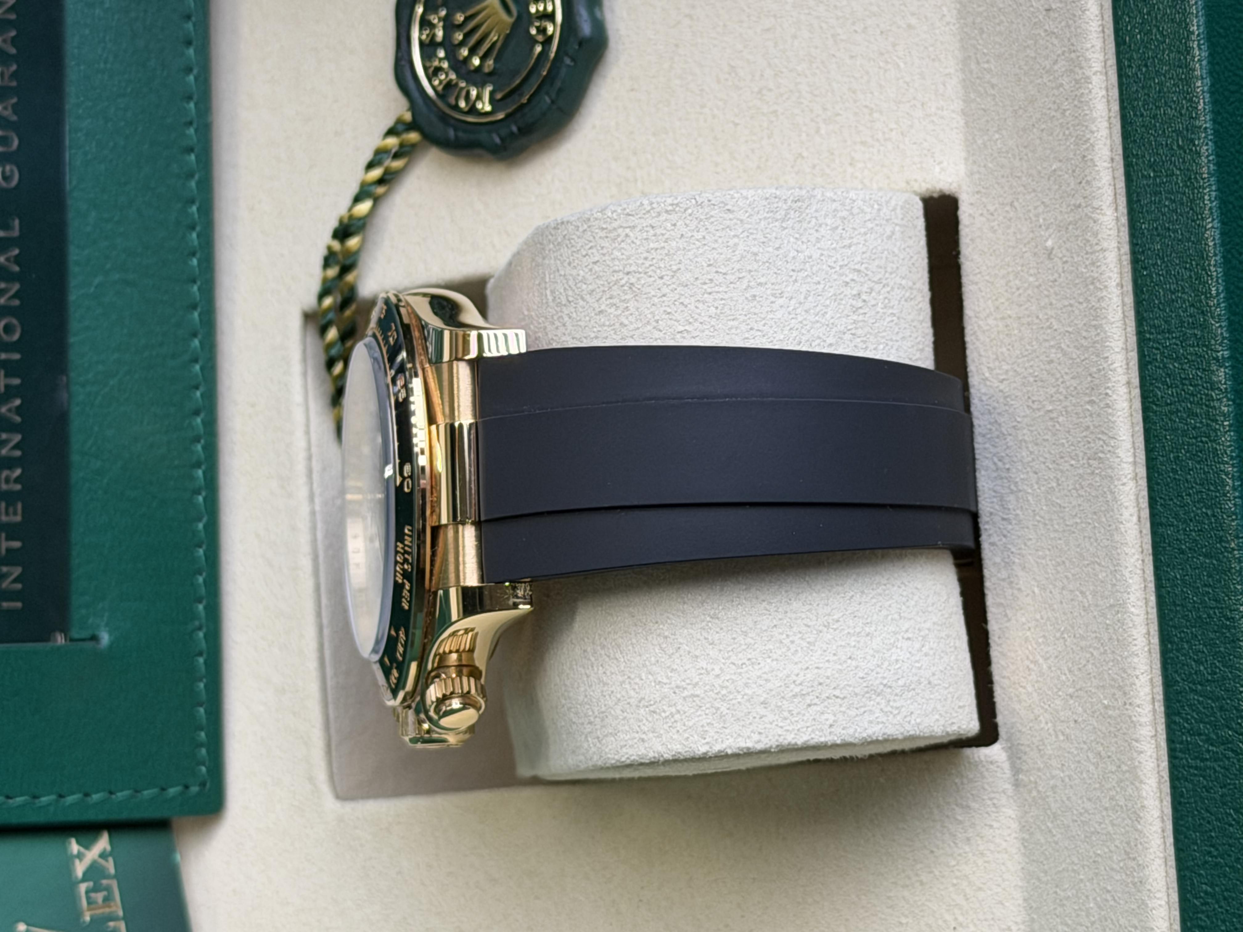 Watchrr - Authentic luxury watch