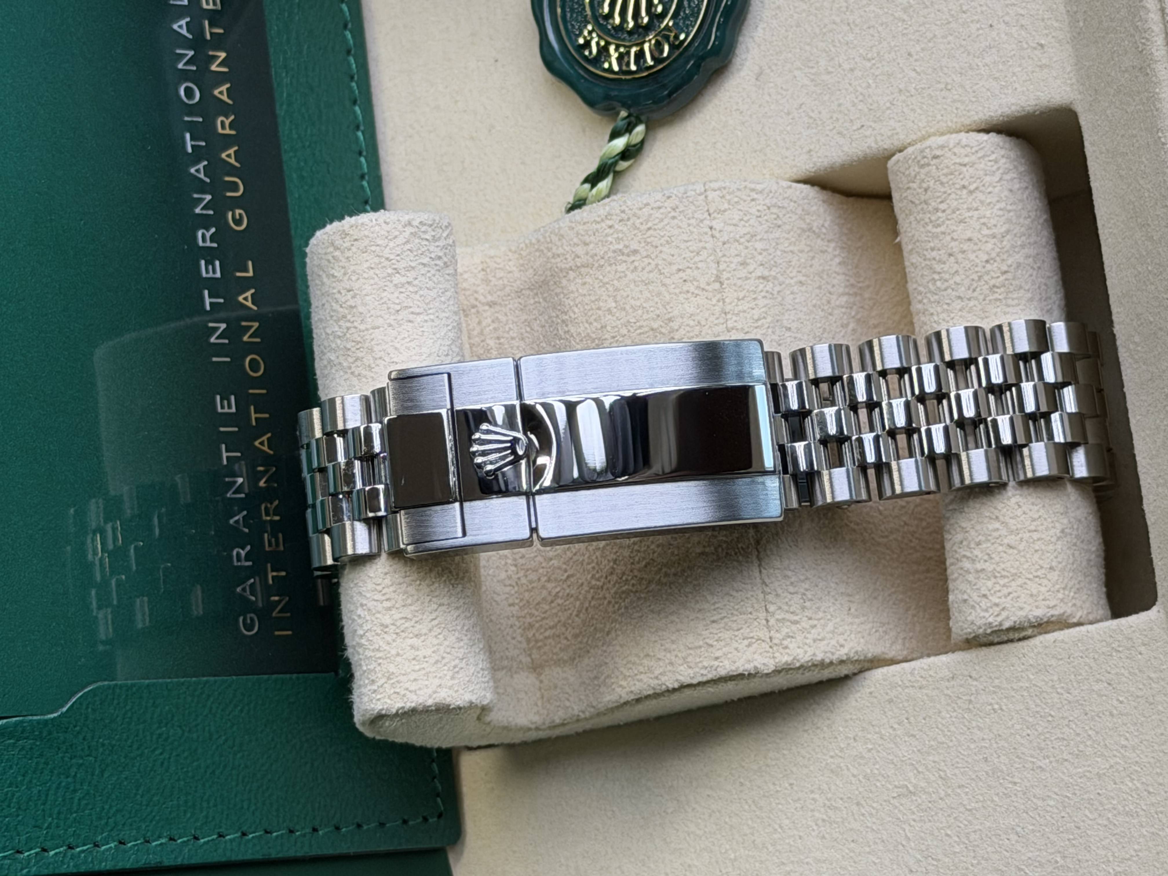 Watchrr - Authentic luxury watch