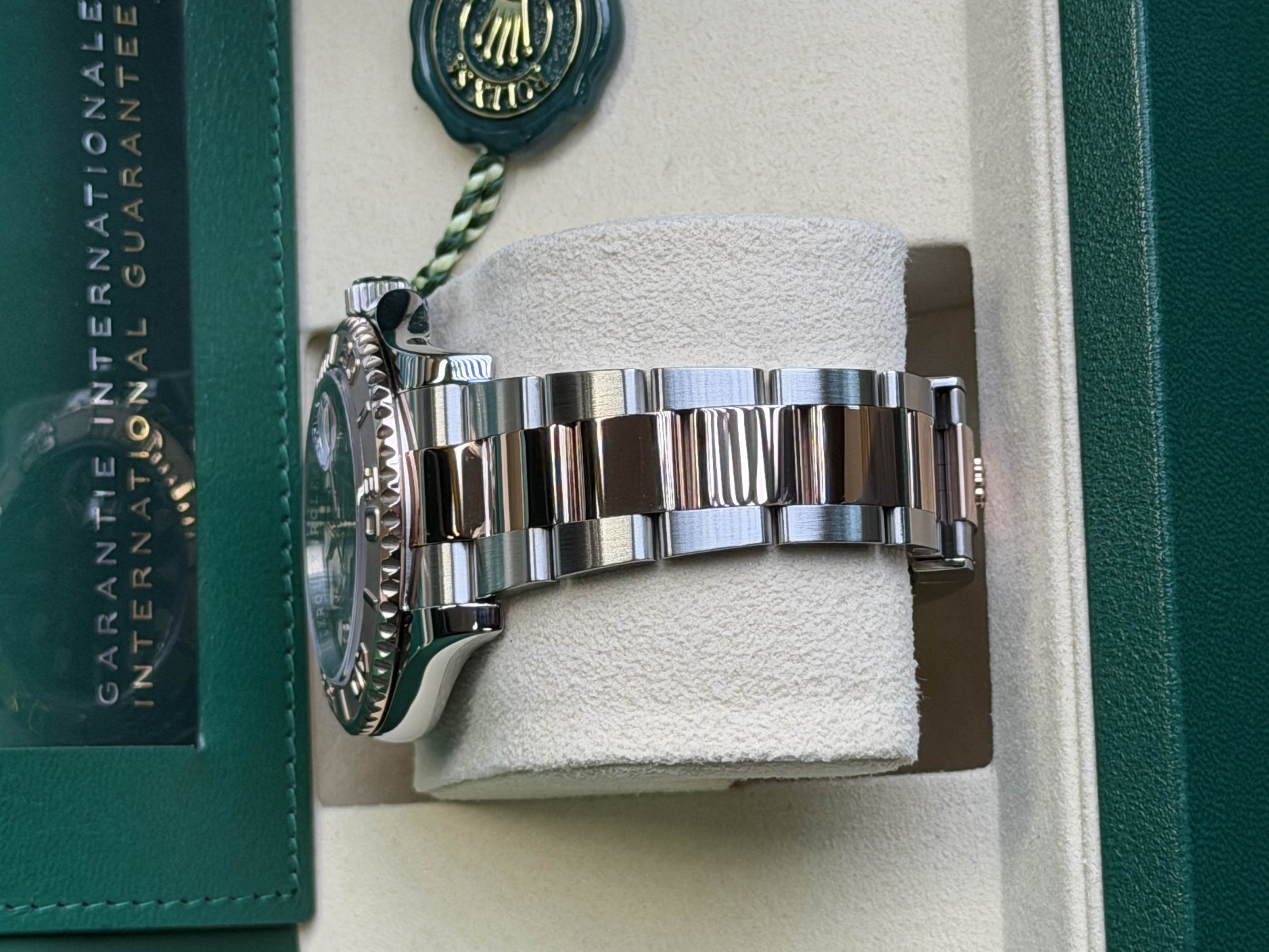 Watchrr - Authentic luxury watch