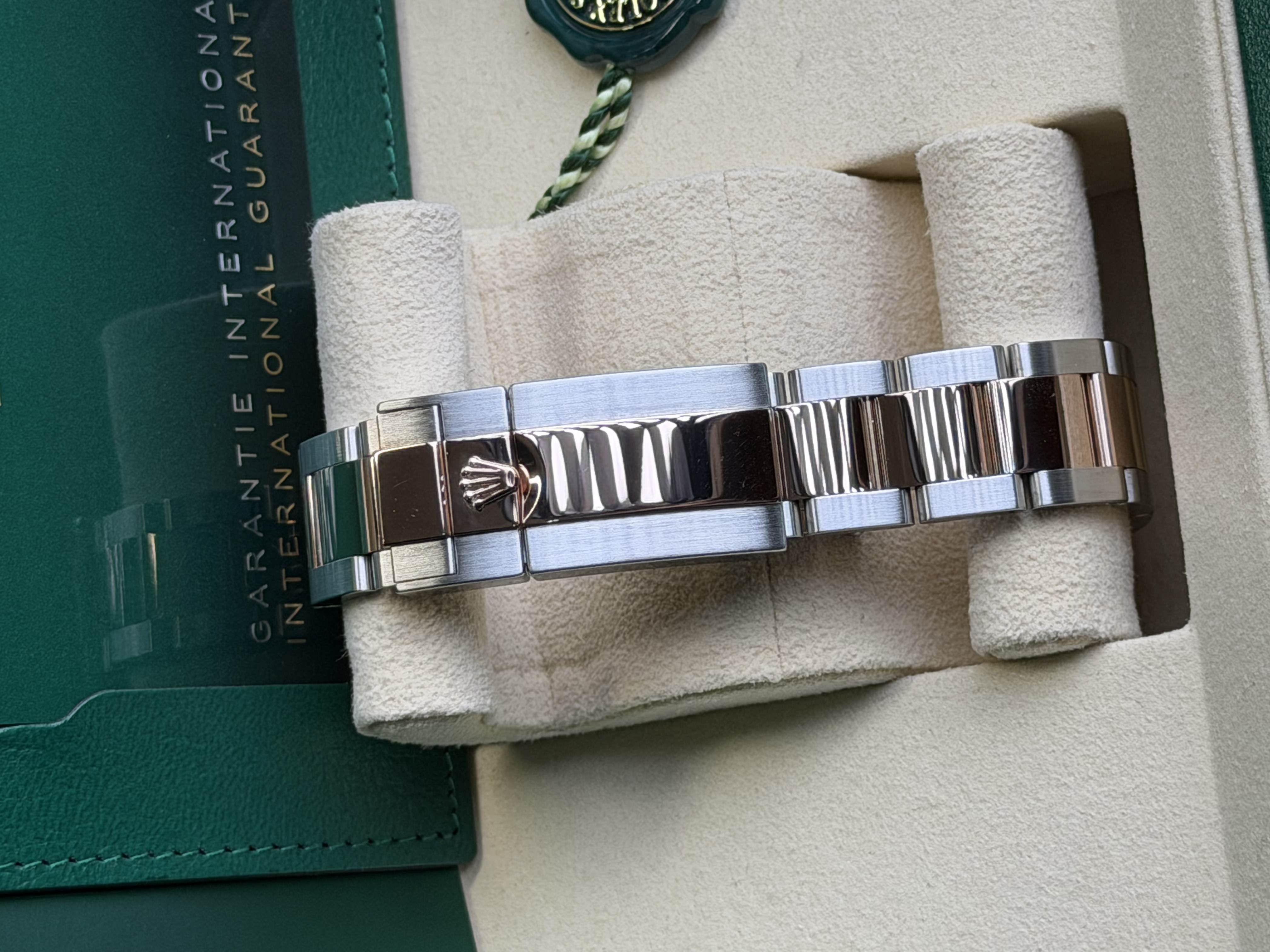 Watchrr - Authentic luxury watch