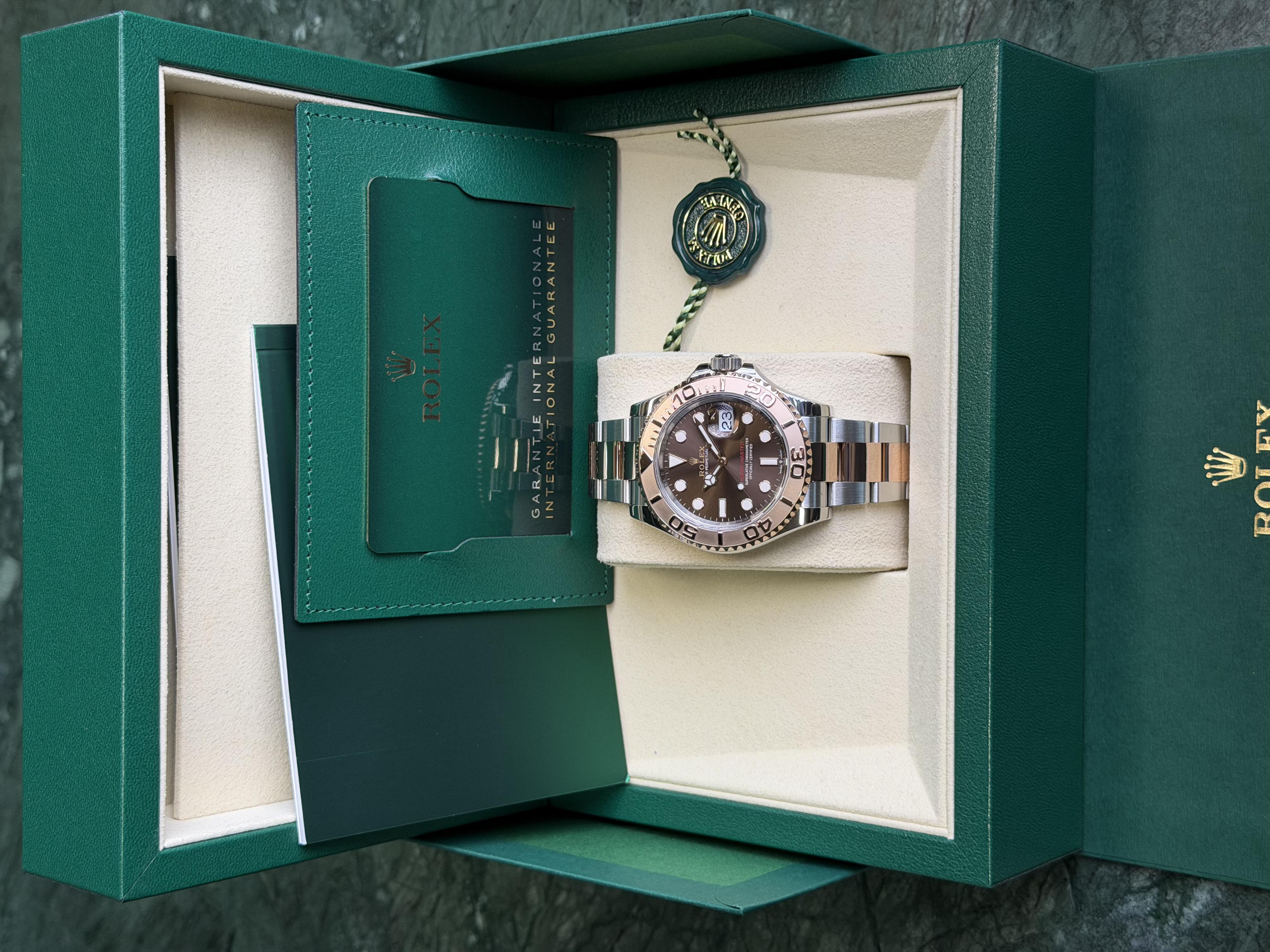 Watchrr - Authentic luxury watch