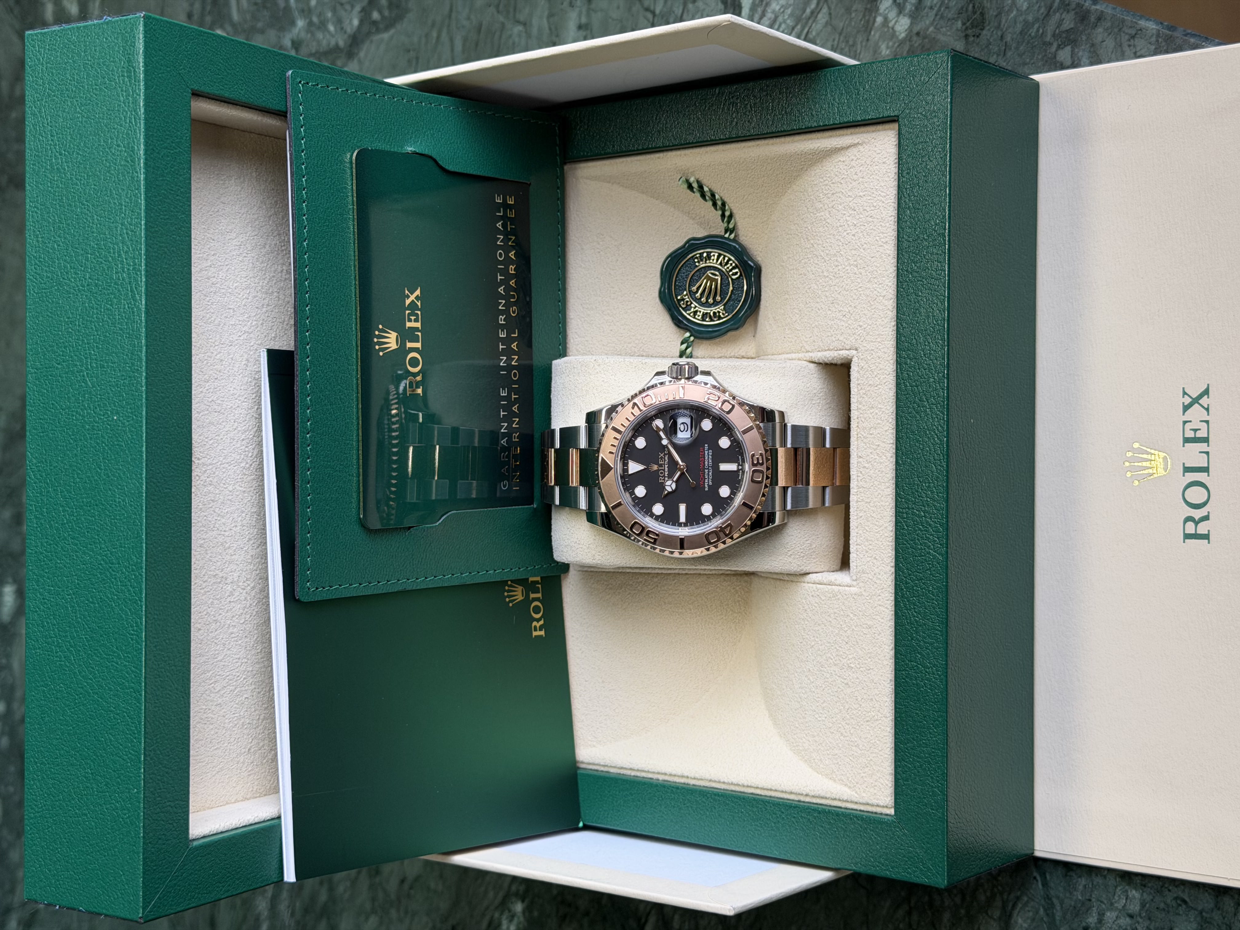Watchrr - Authentic luxury watch