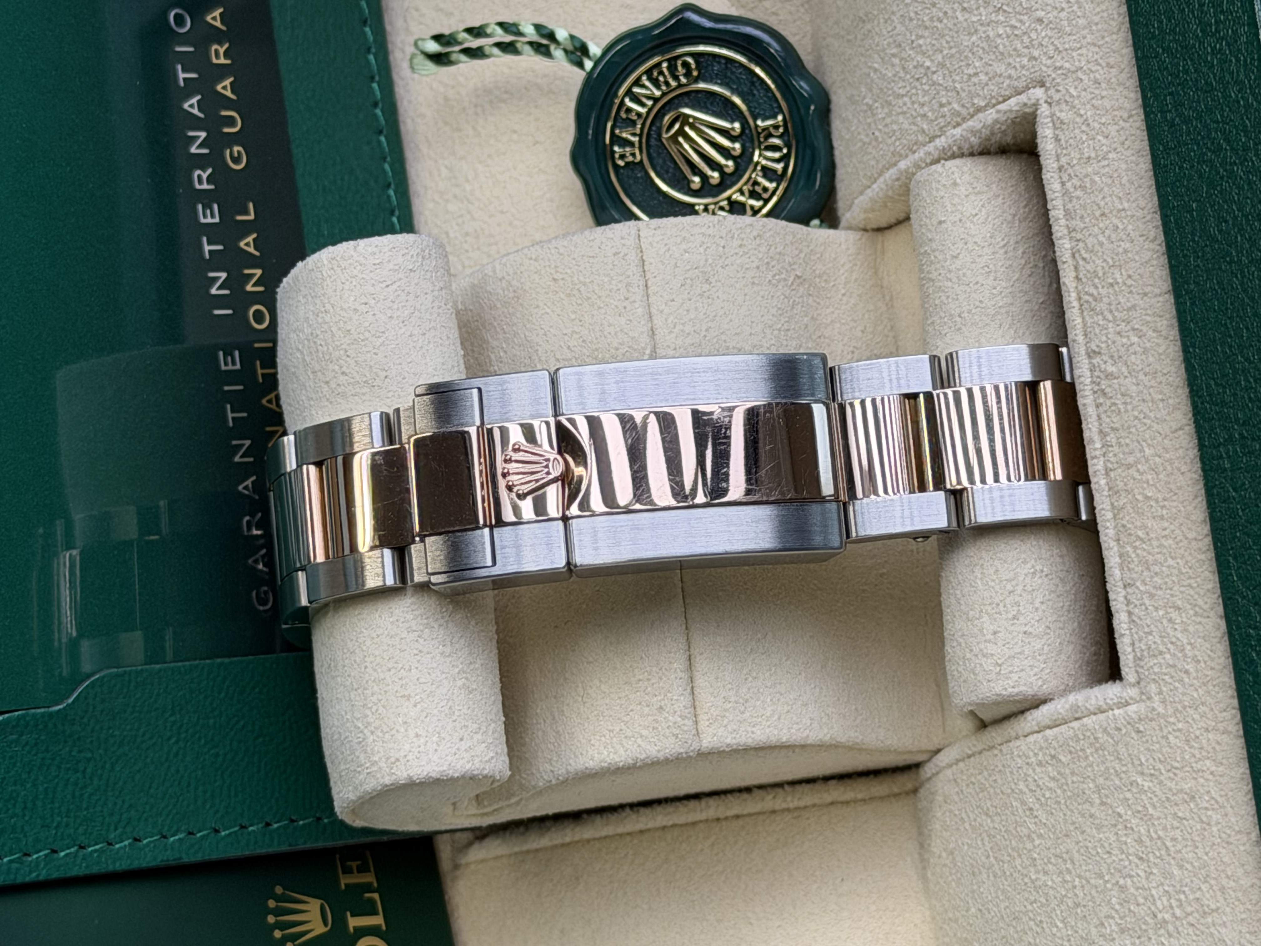 Watchrr - Authentic luxury watch