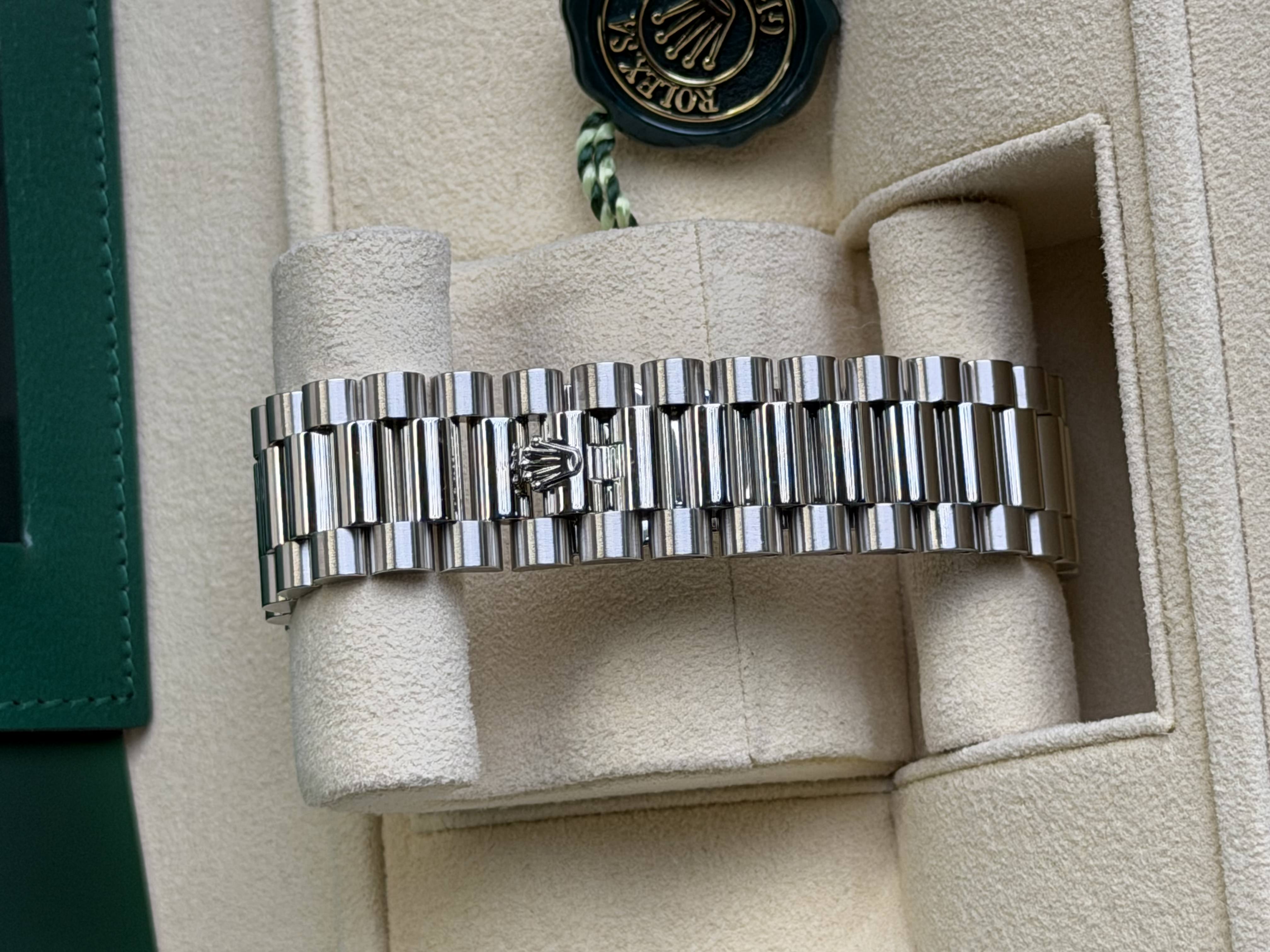 Watchrr - Authentic luxury watch