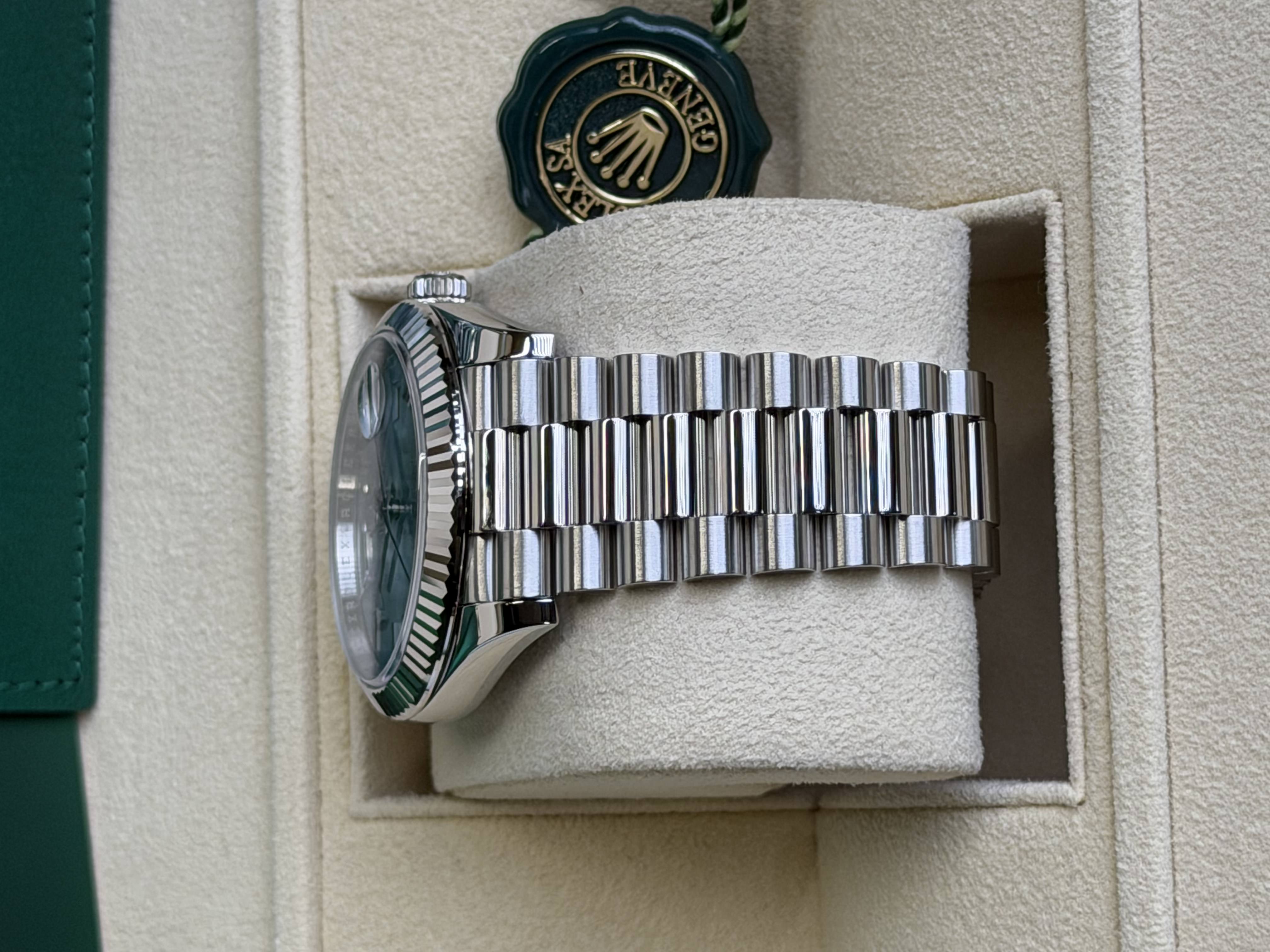 Watchrr - Authentic luxury watch