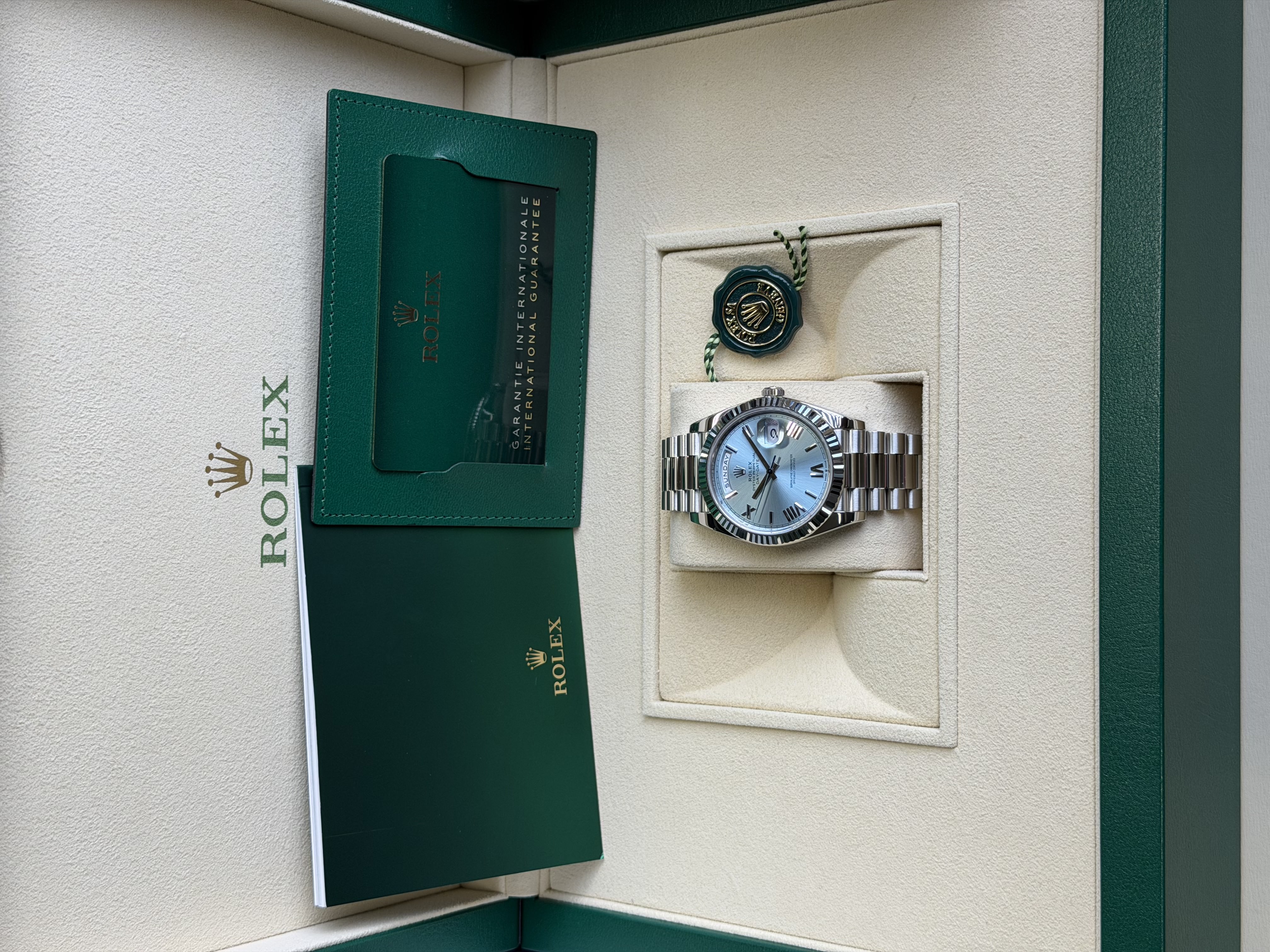 Watchrr - Authentic luxury watch