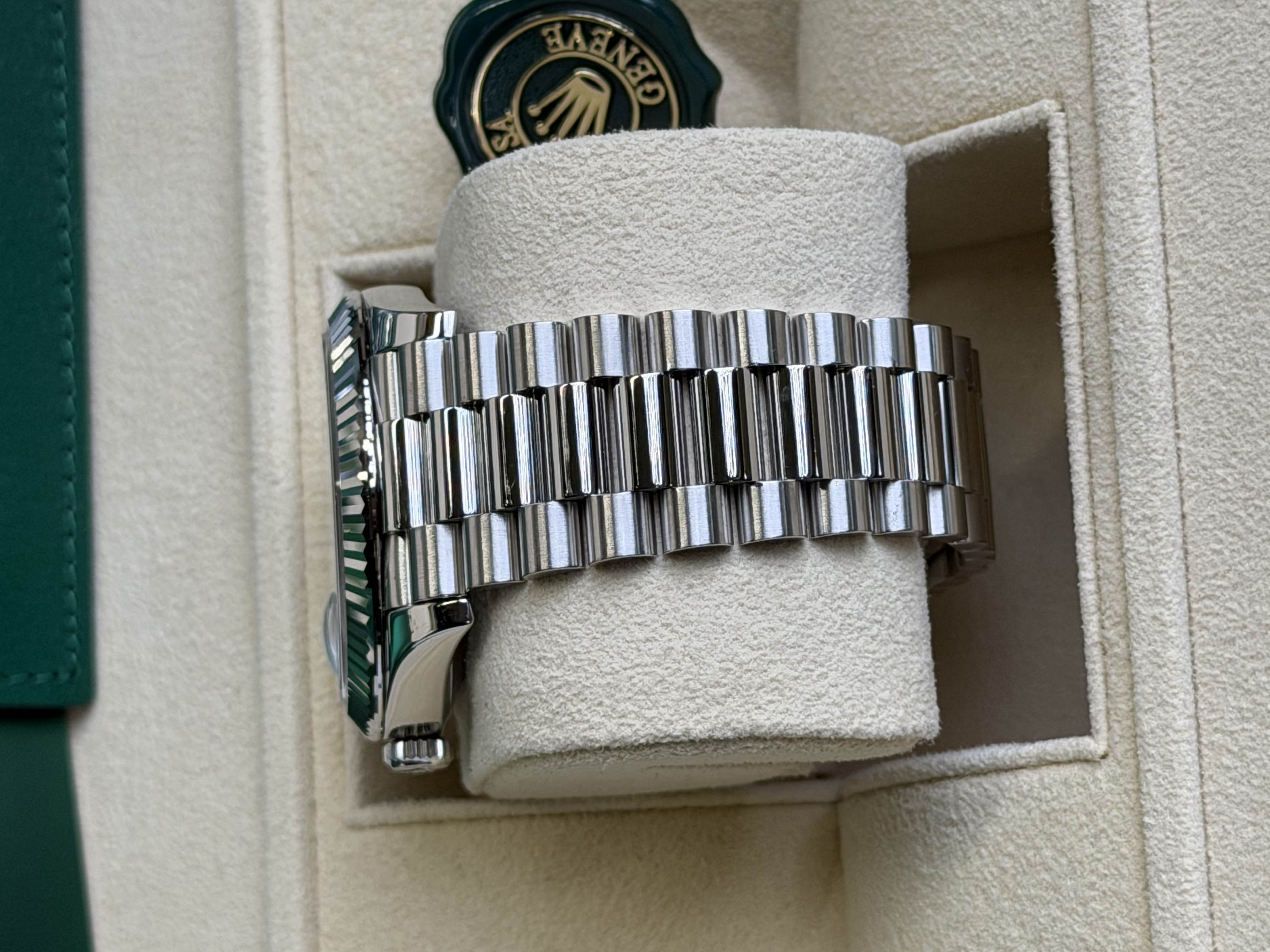 Watchrr - Authentic luxury watch