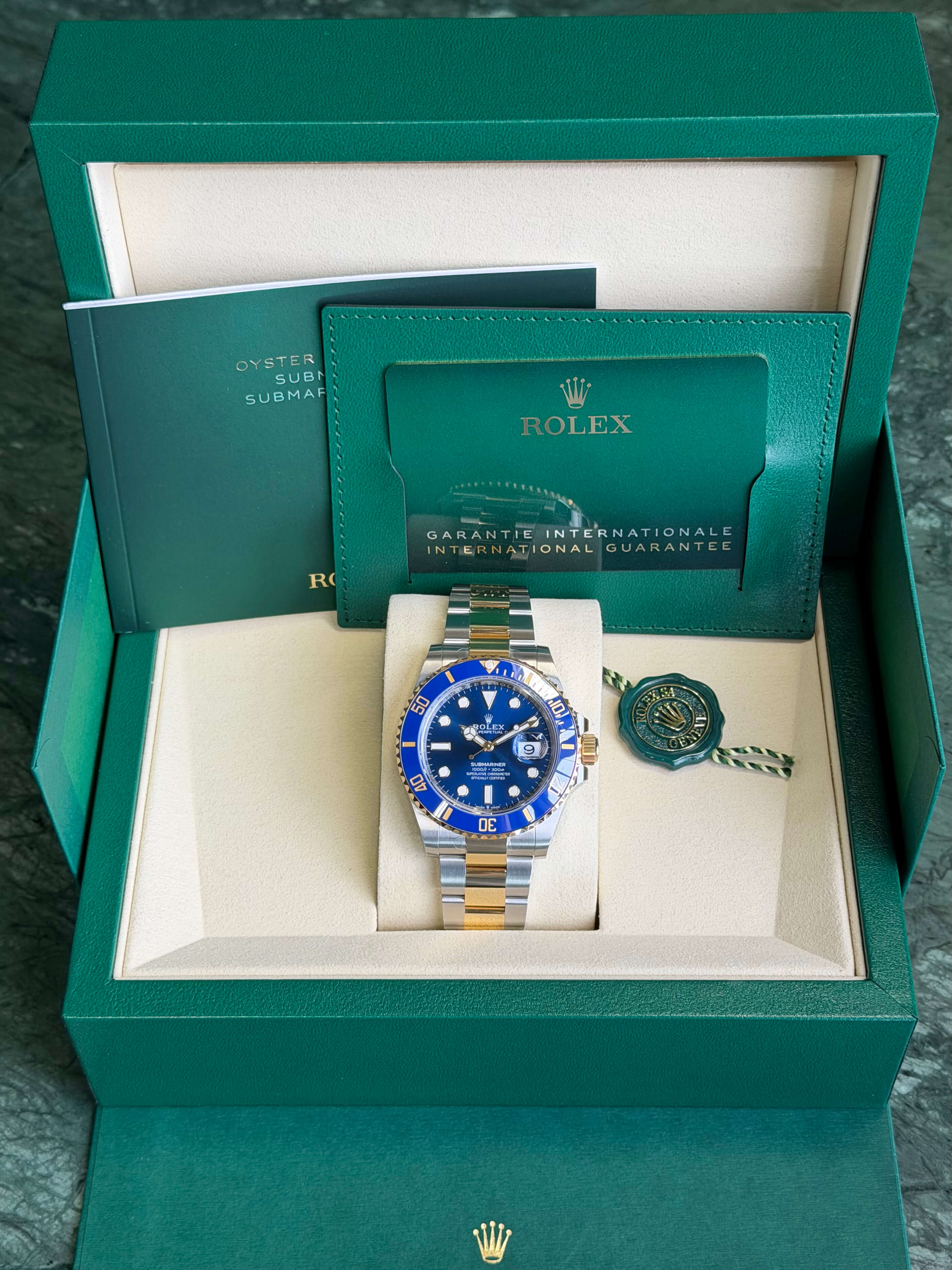 Watchrr - Authentic luxury watch
