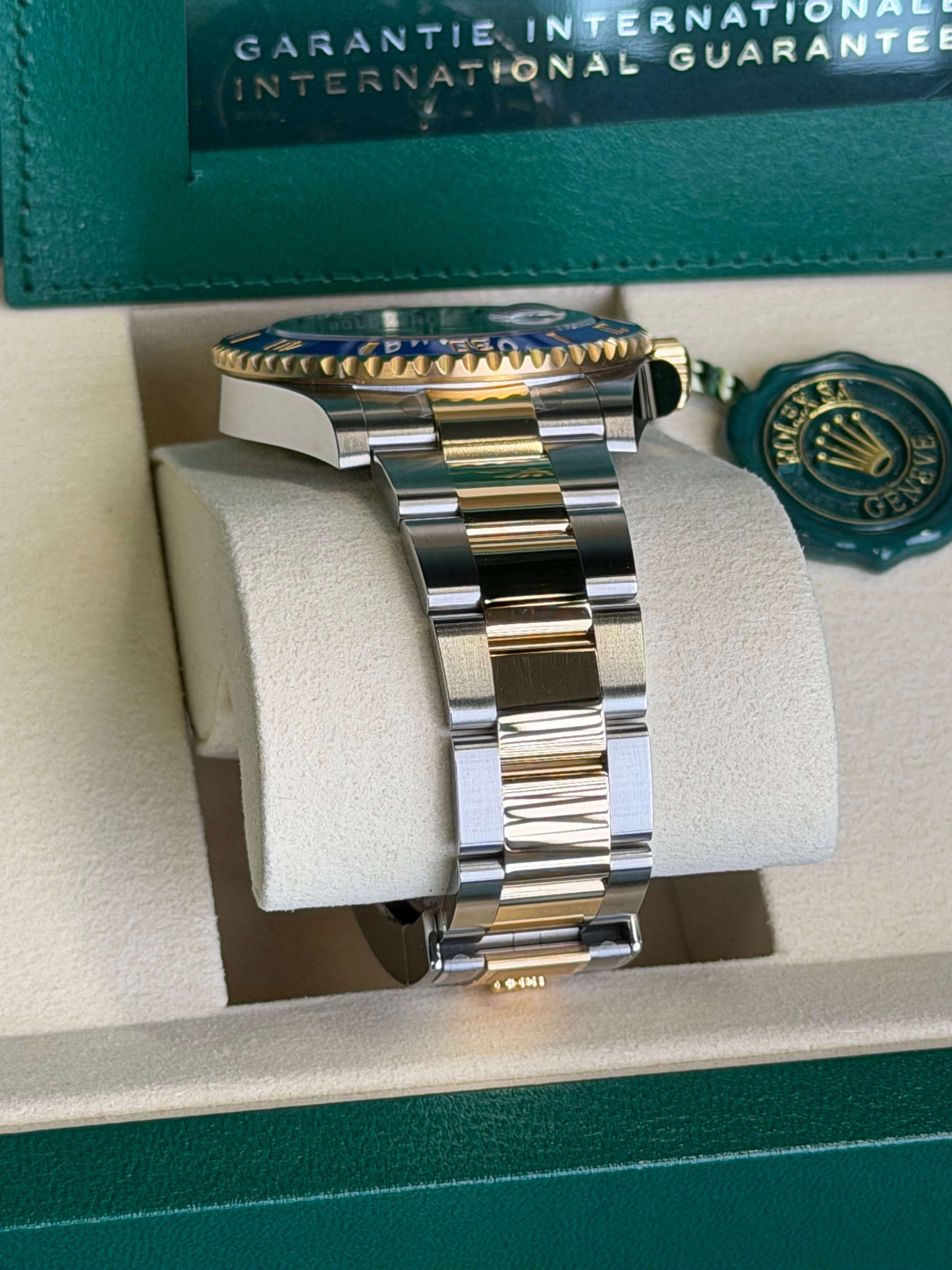 Watchrr - Authentic luxury watch