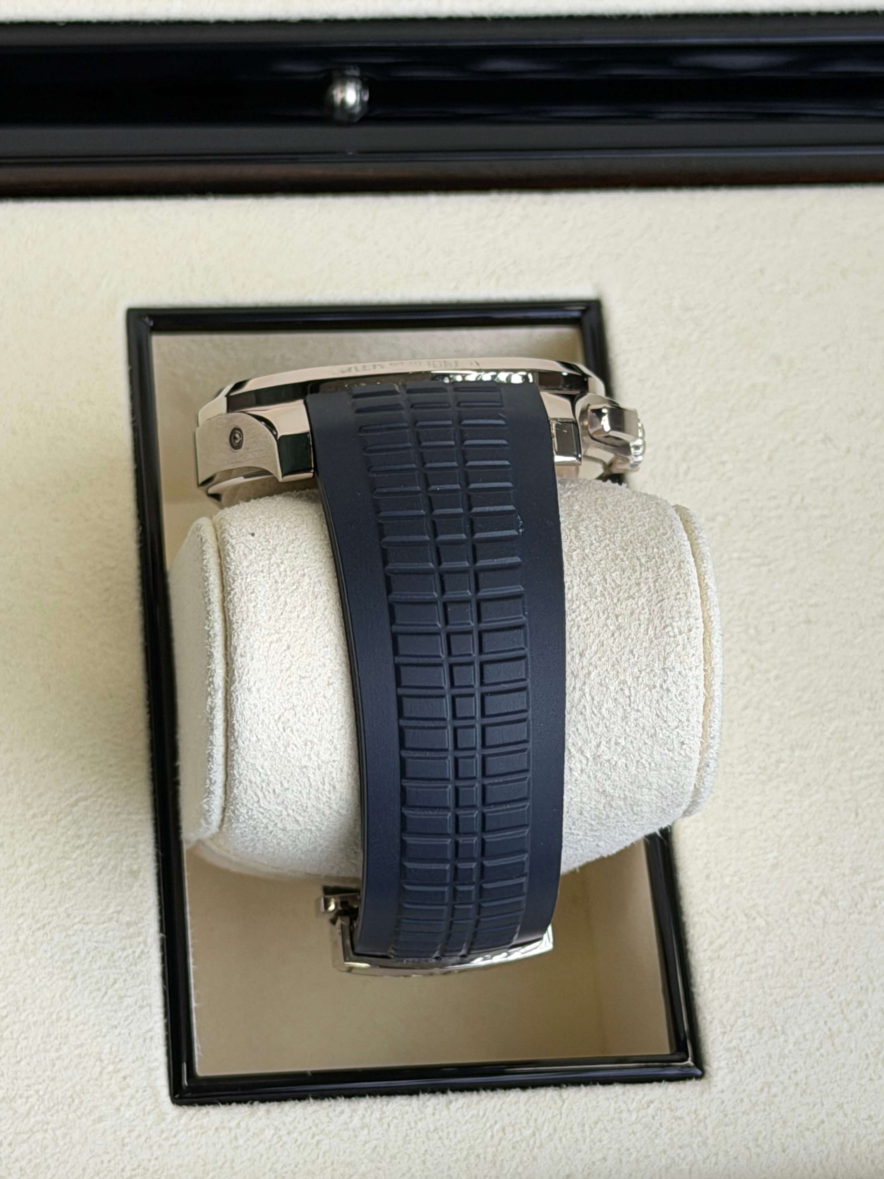 Watchrr - Authentic luxury watch