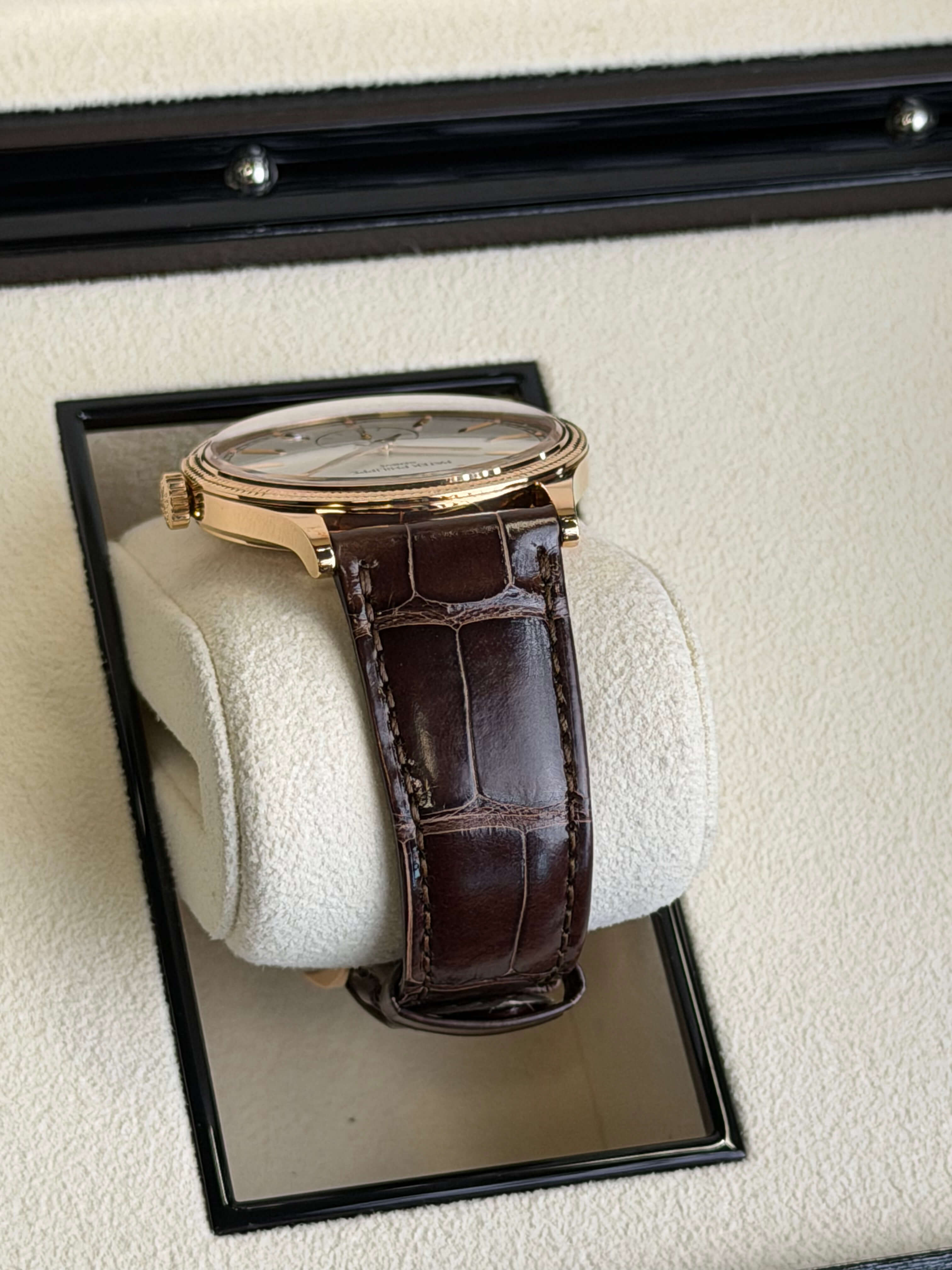 Watchrr - Authentic luxury watch