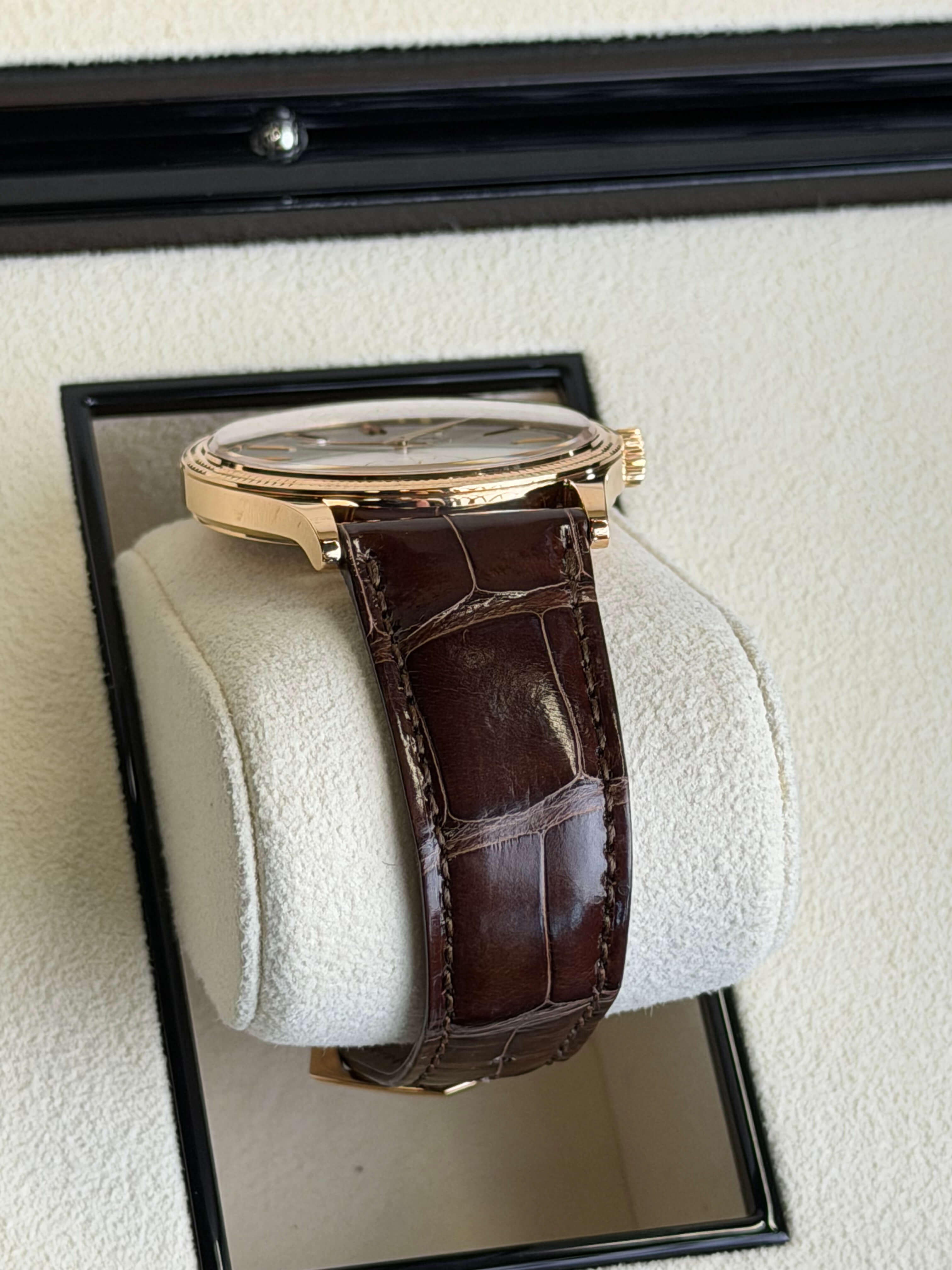 Watchrr - Authentic luxury watch