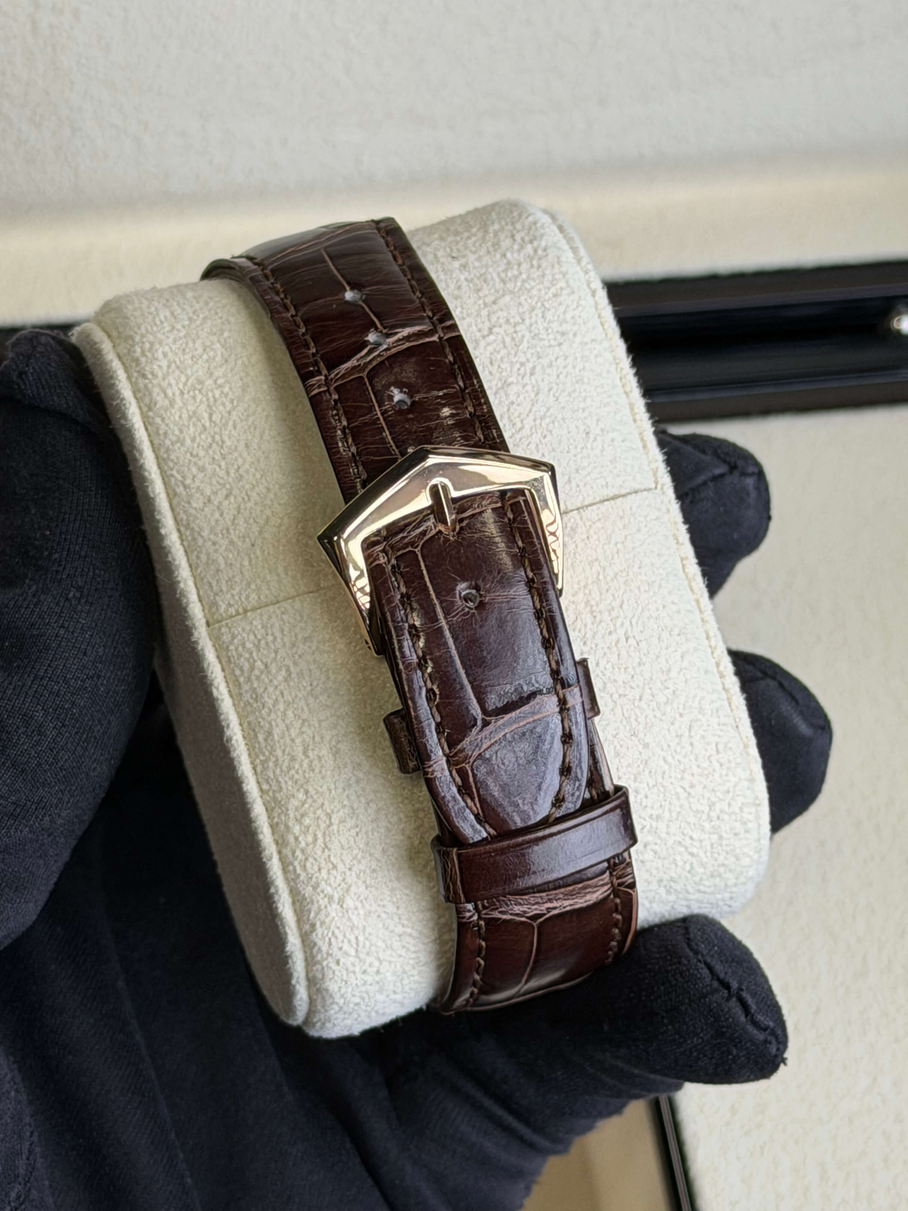 Watchrr - Authentic luxury watch