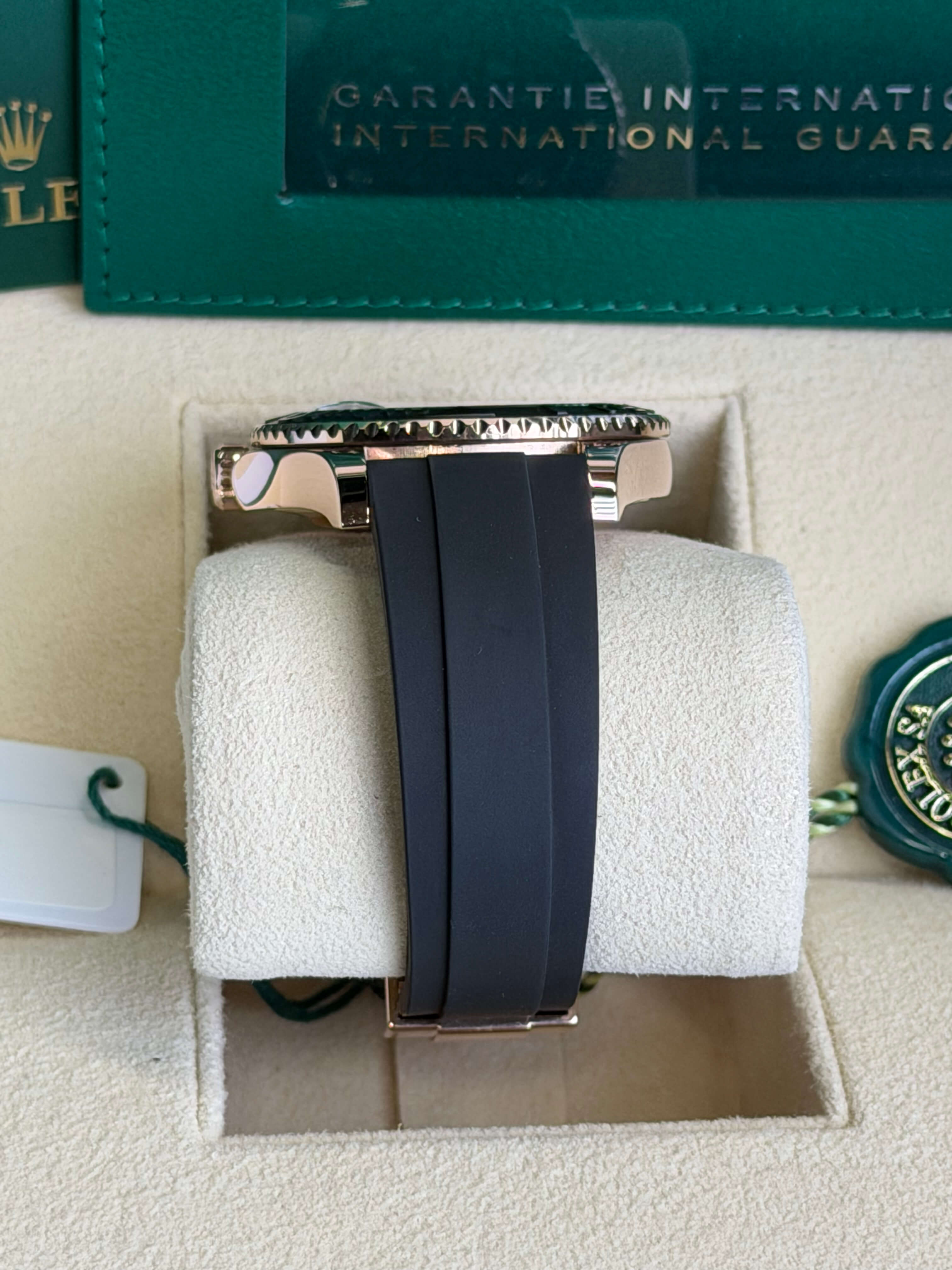 Watchrr - Authentic luxury watch
