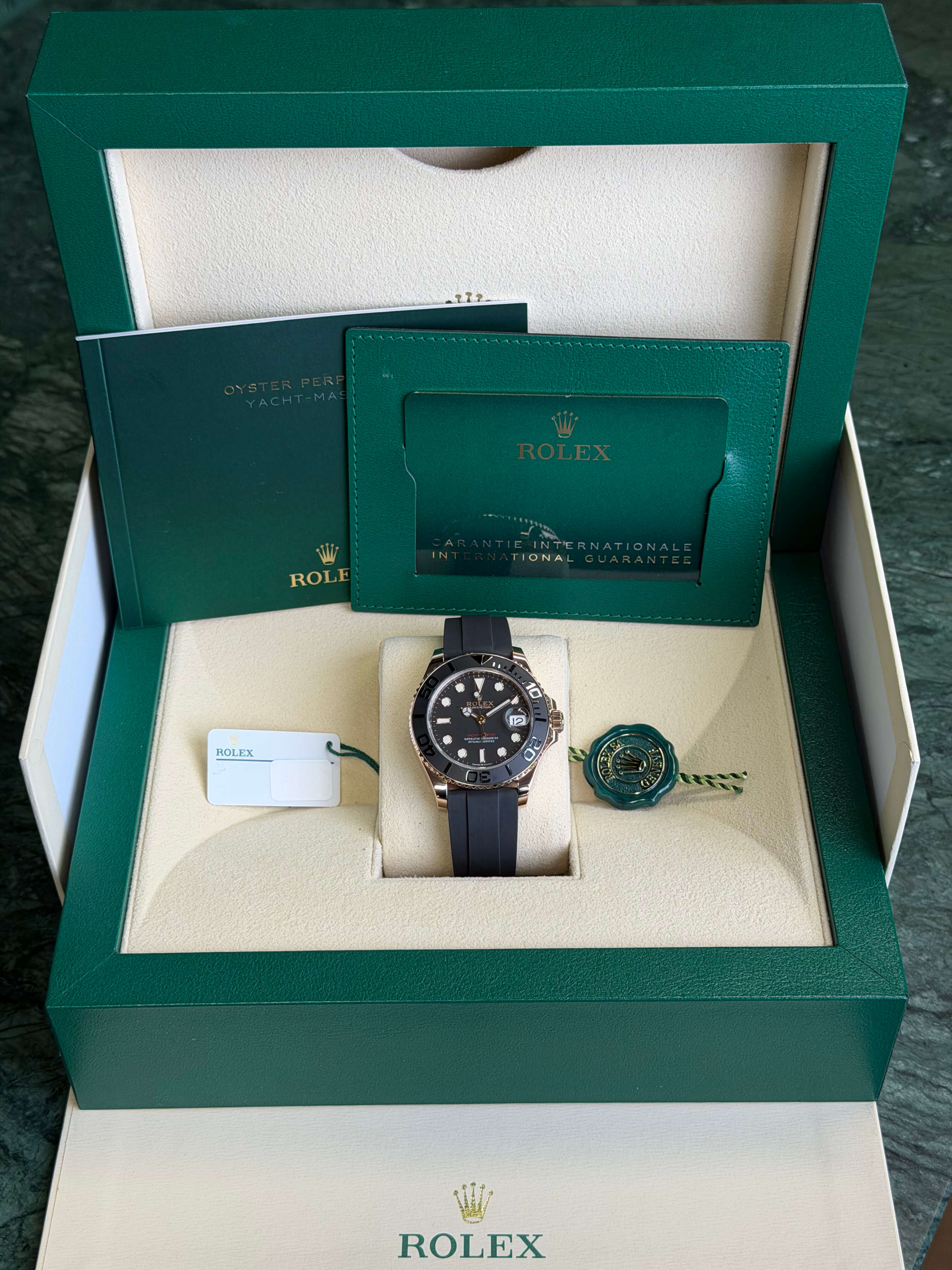 Watchrr - Authentic luxury watch