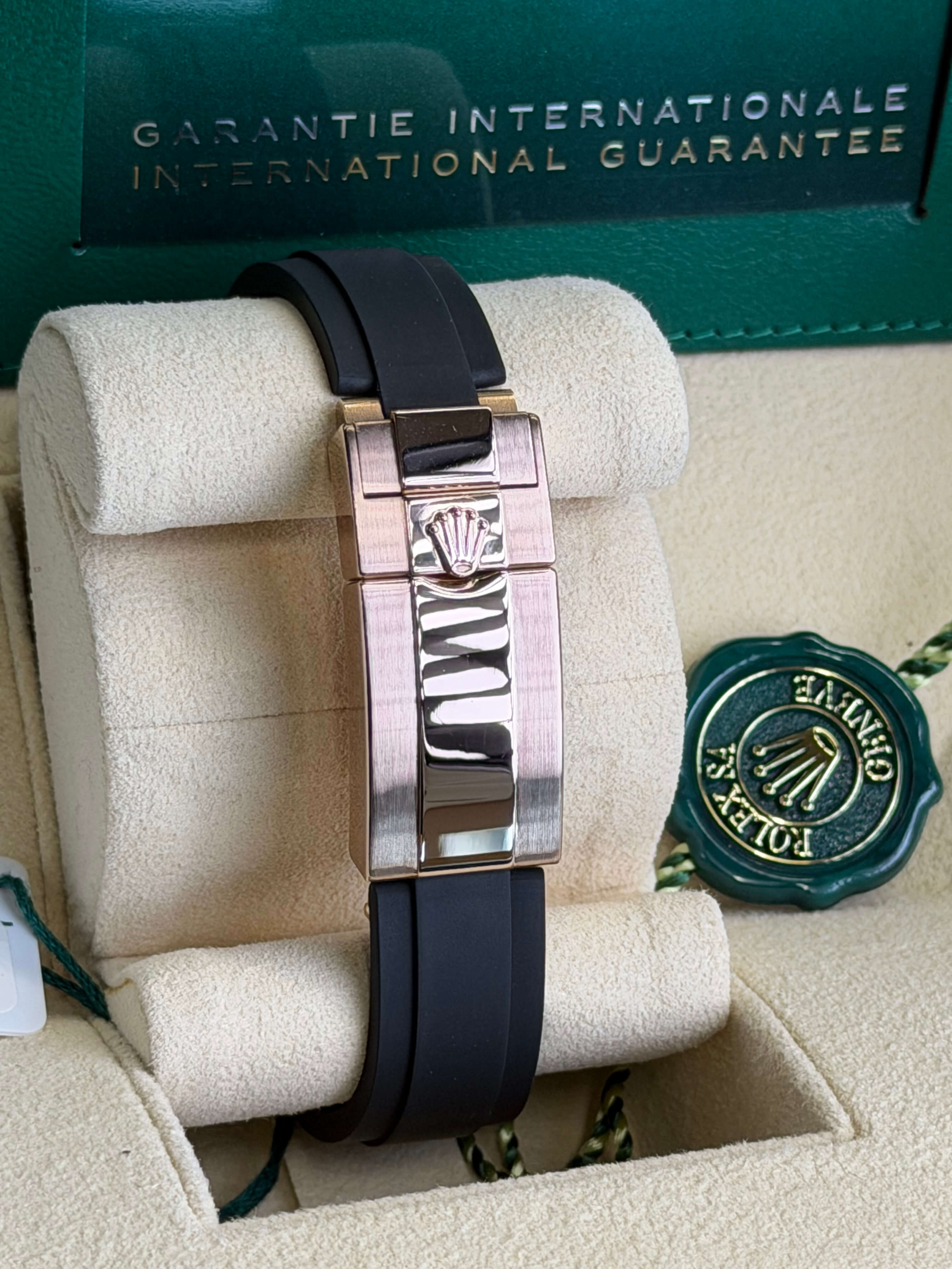 Watchrr - Authentic luxury watch