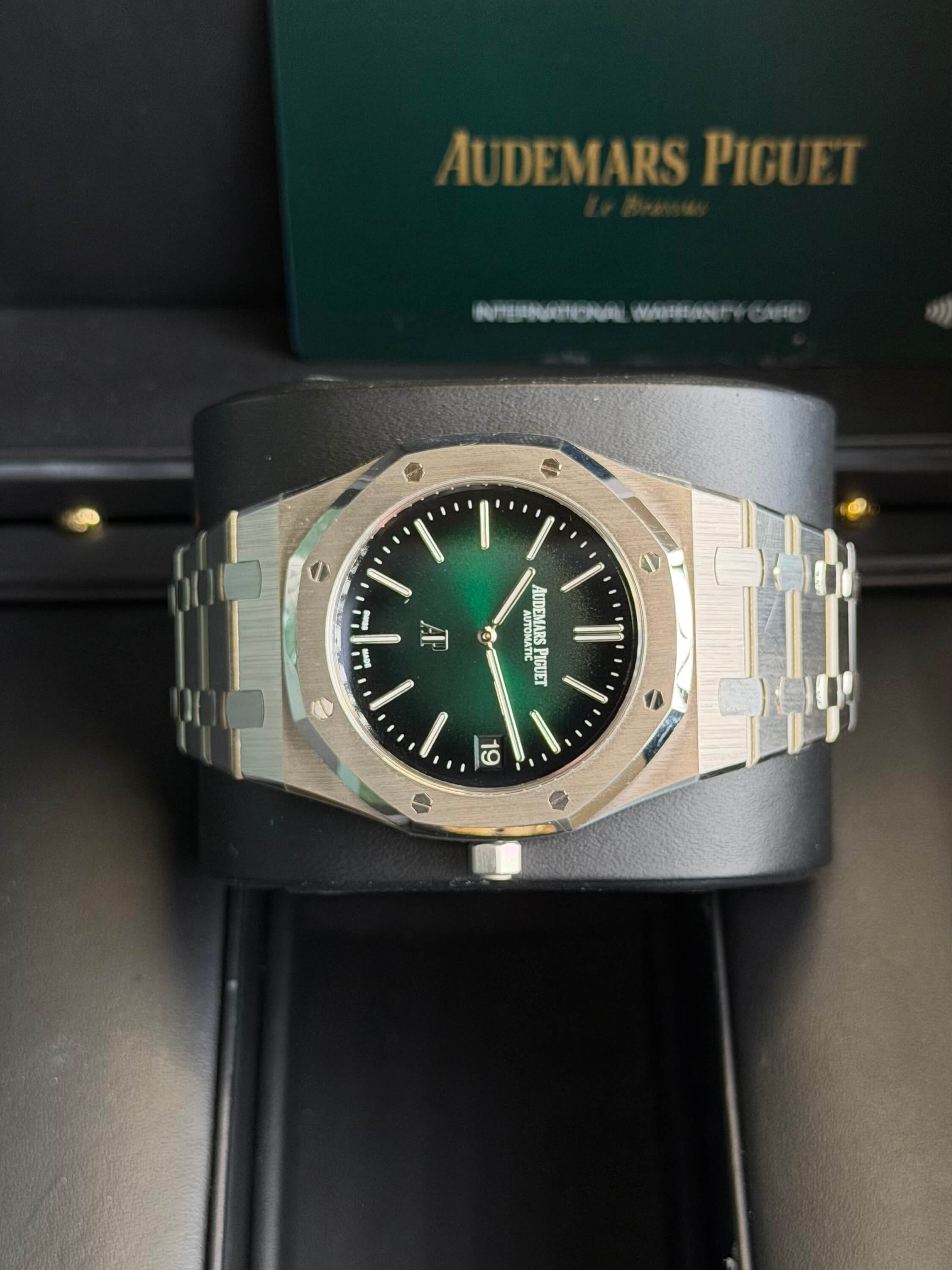 Watchrr - Authentic luxury watch