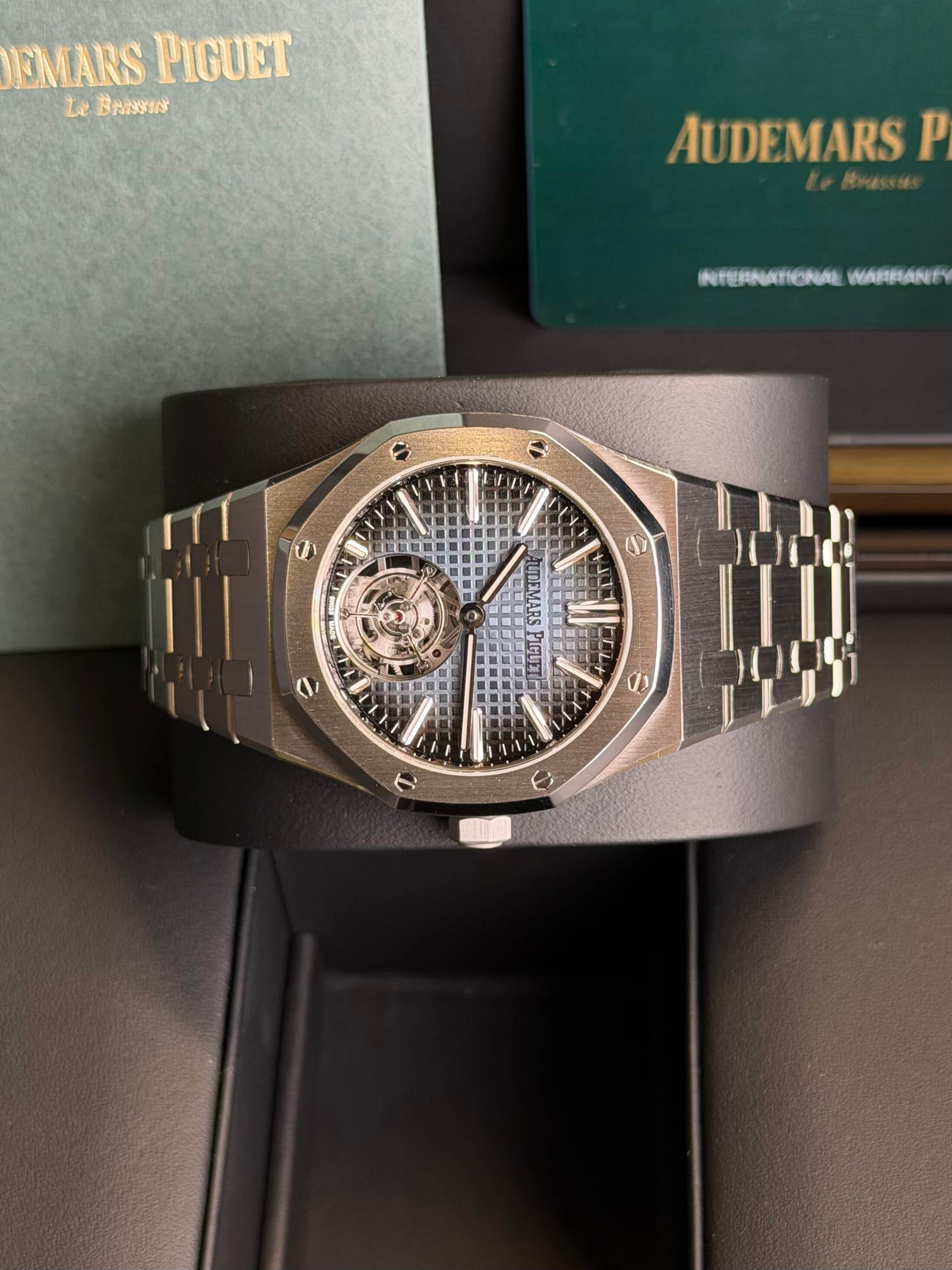 Watchrr - Authentic luxury watch