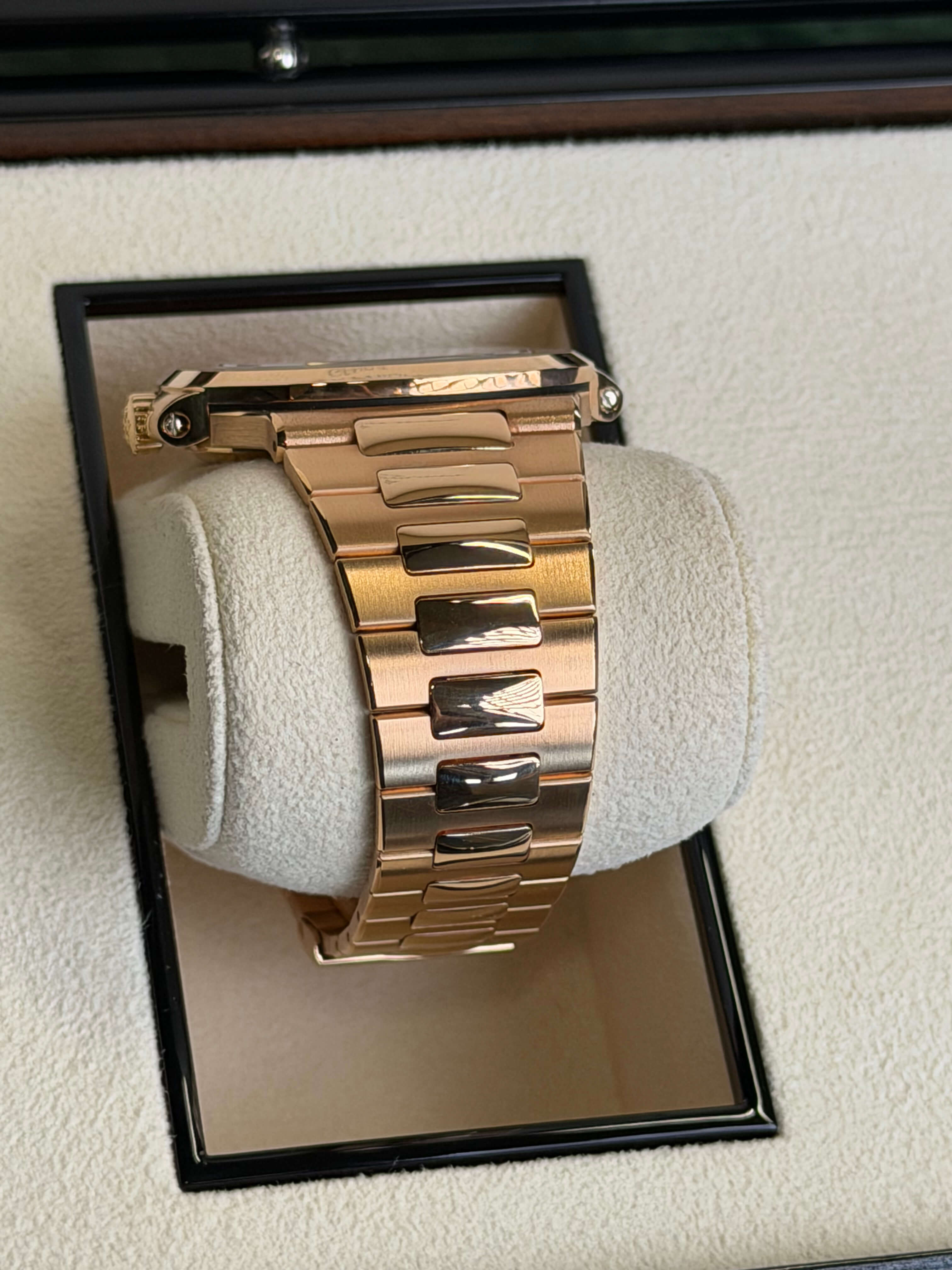 Watchrr - Authentic luxury watch