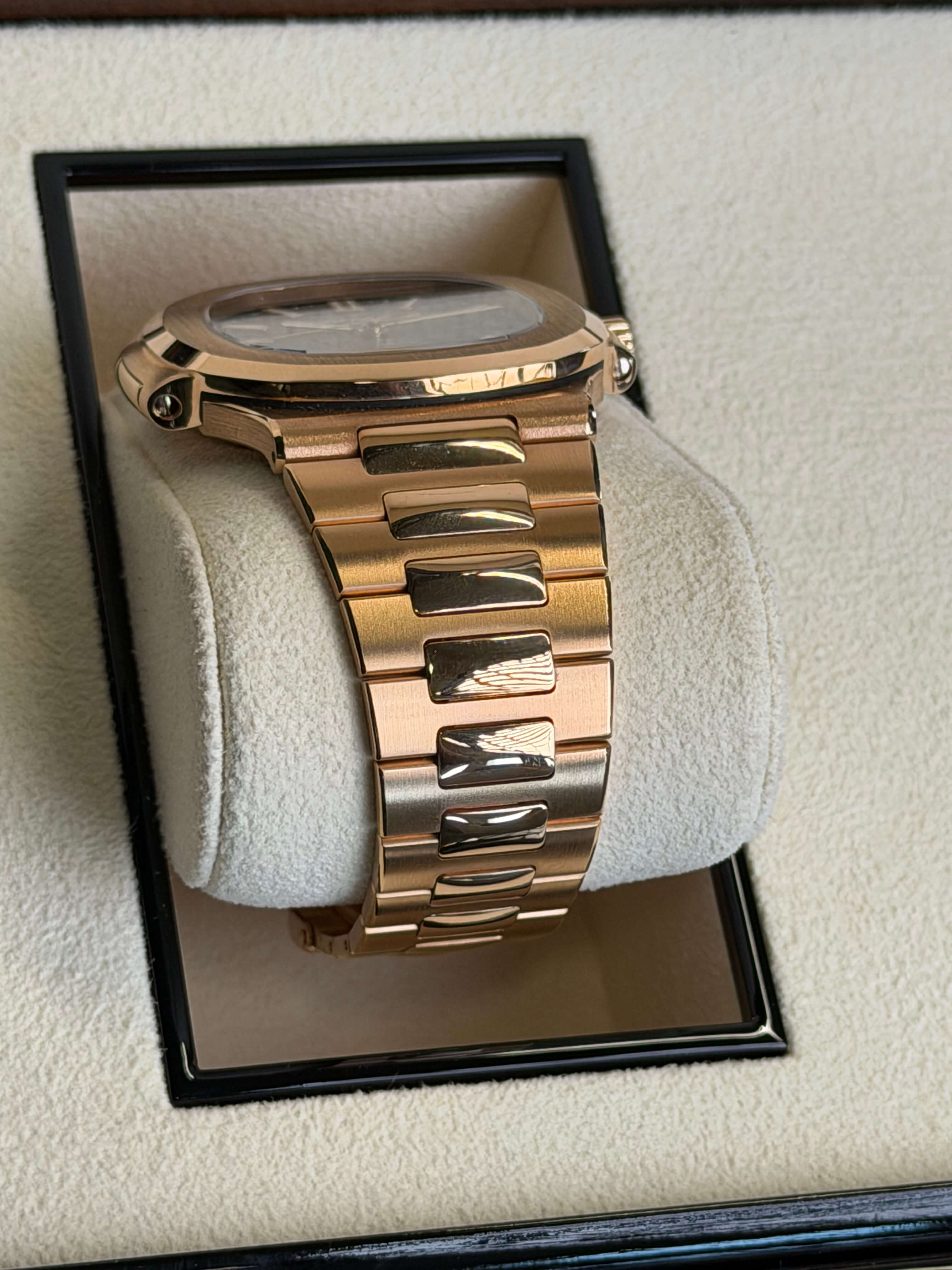 Watchrr - Authentic luxury watch