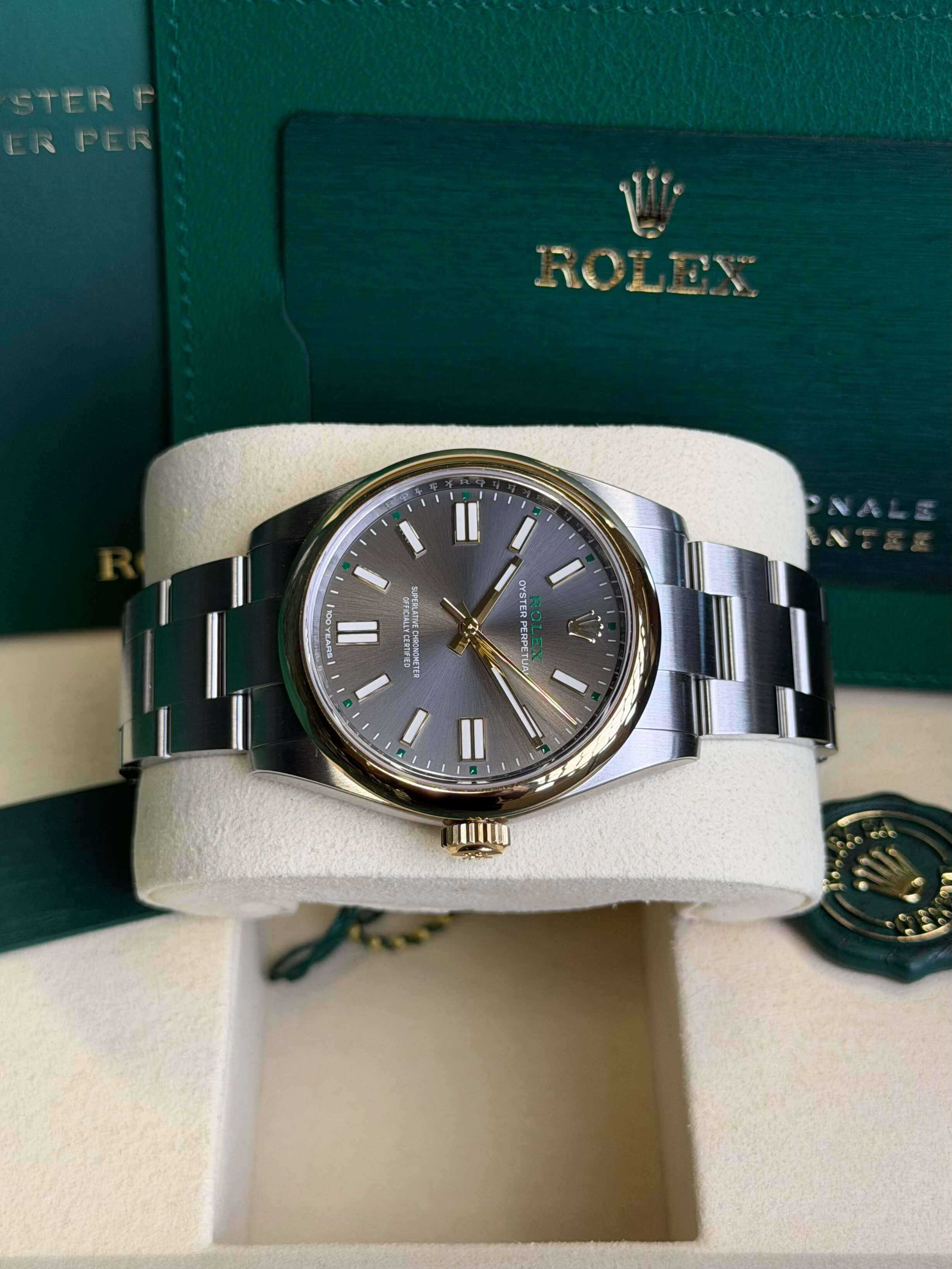 Watchrr - Authentic luxury watch