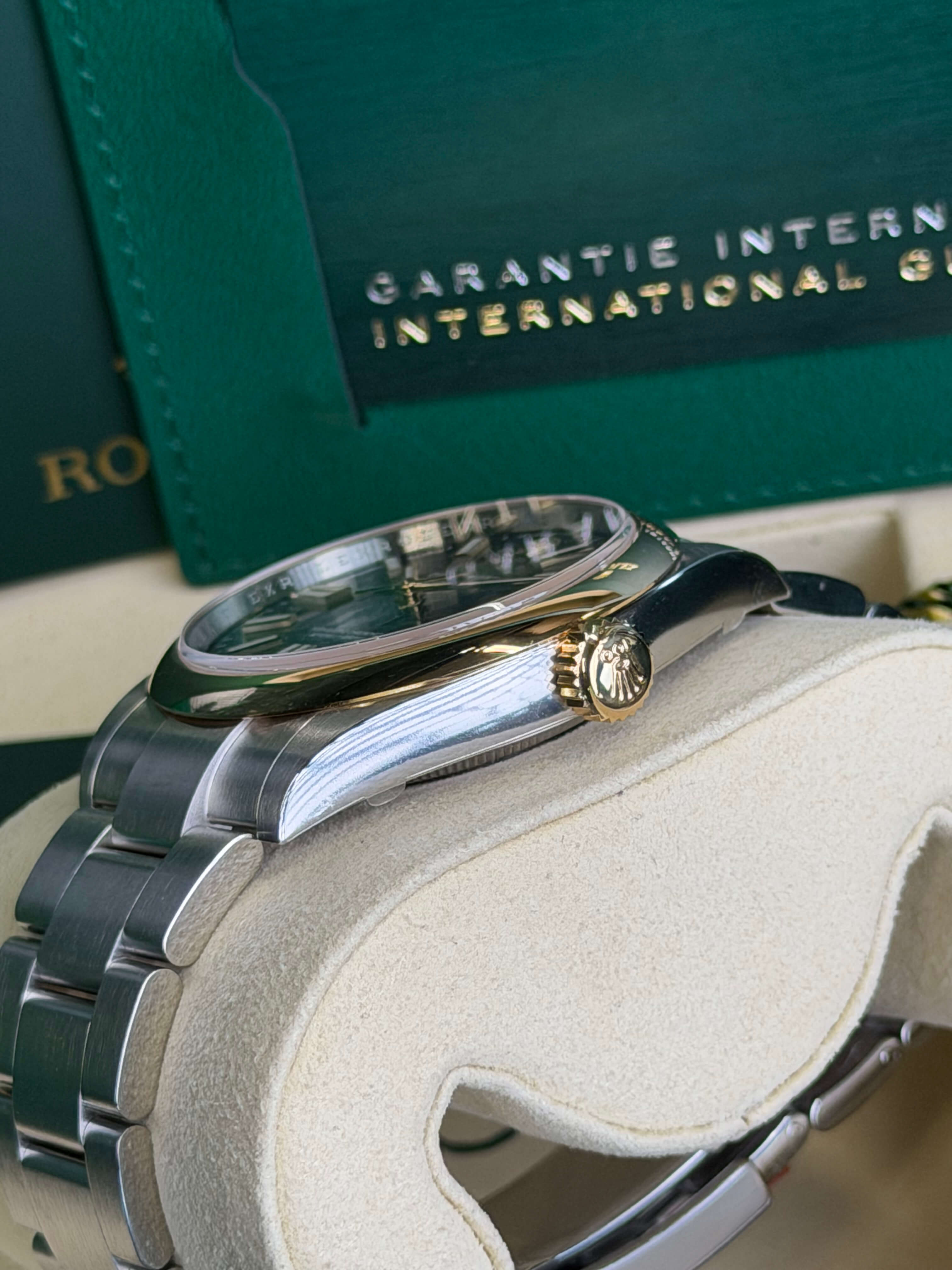 Watchrr - Authentic luxury watch